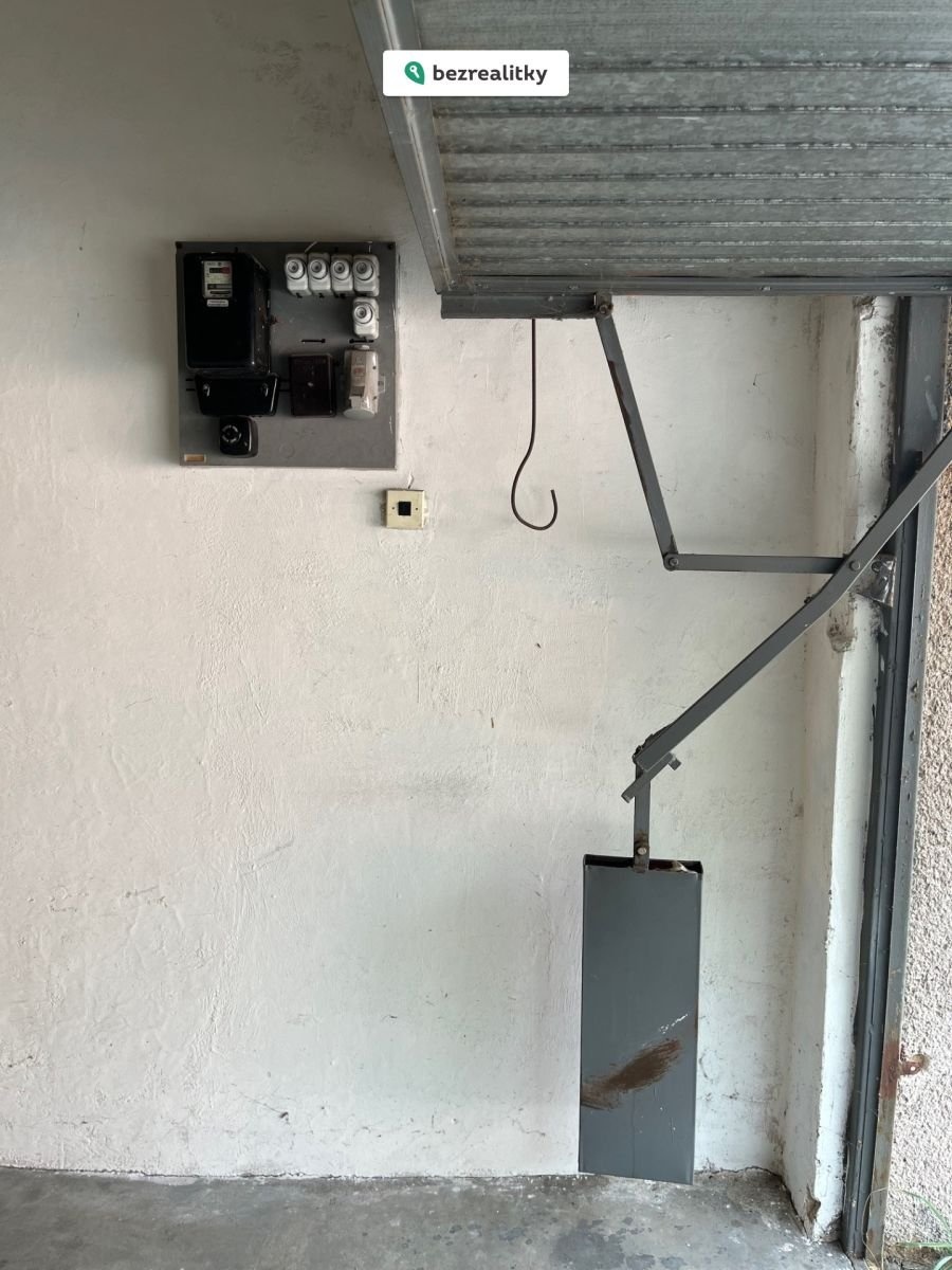 1759594576-dxfexhkrbt-img-9363