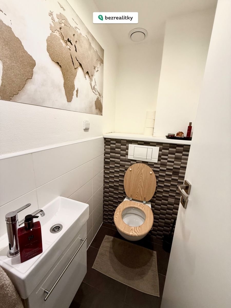 1755630050-wbnwuvcevk-img-2805