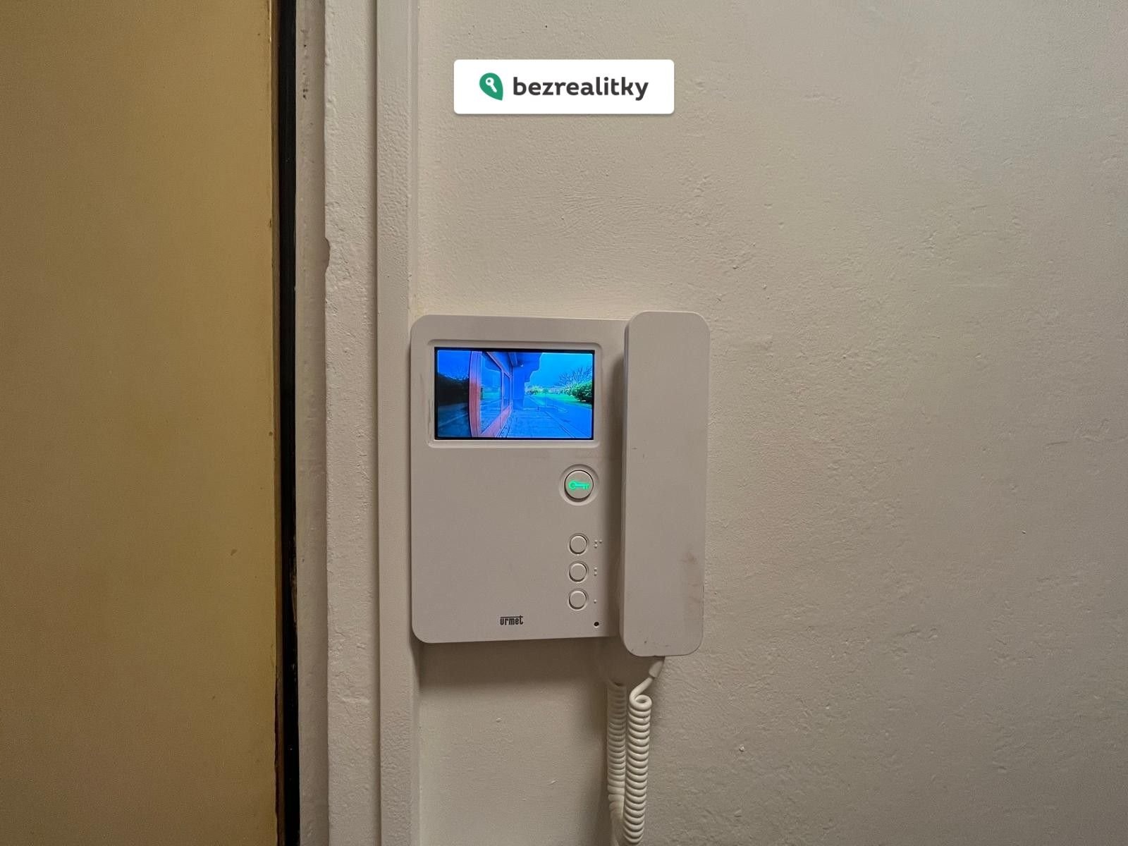 1760113316-ttjuejievc-kamerov-c3-bd-syst-c3-a9m1