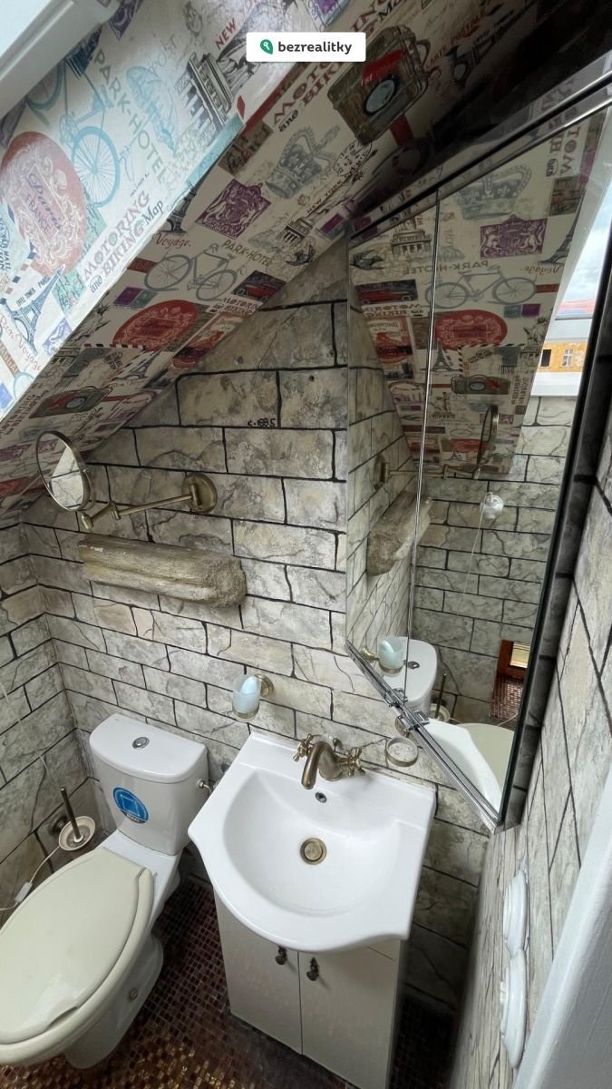 1764628175-hlsjkewnyo-whatsapp-image-2025-12-01-at