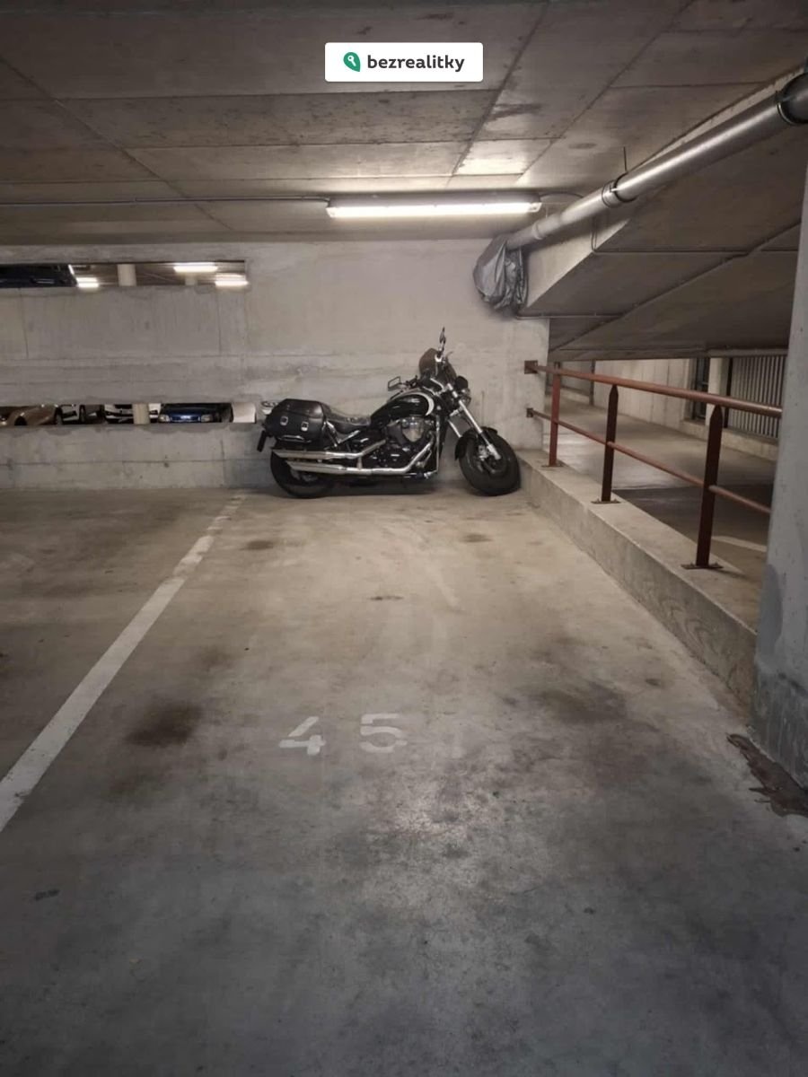 1763458053-zpihuugwod-parking-3