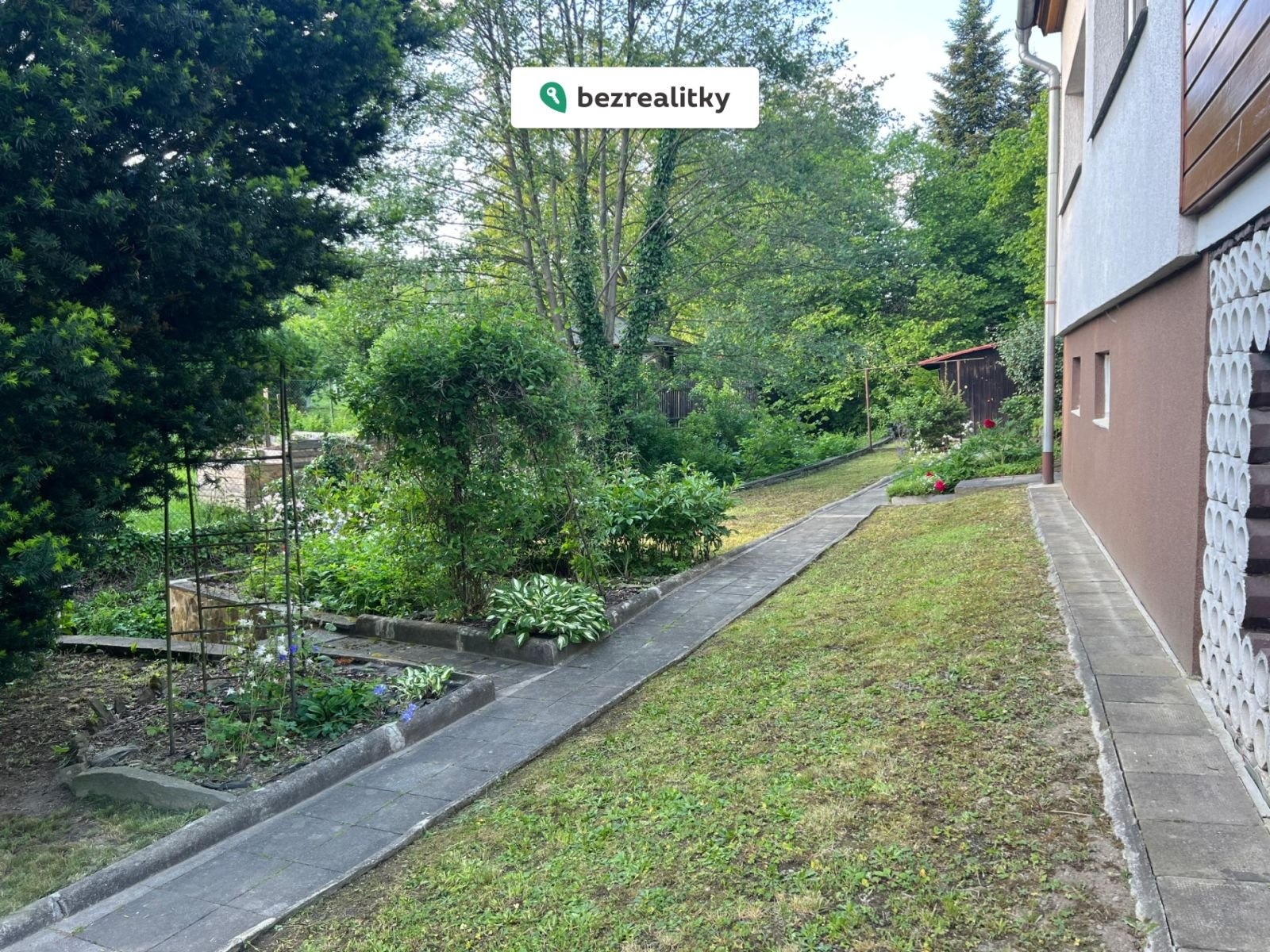 1761056838-vztofnrhhy-photo-2025-10-04-14-35-23