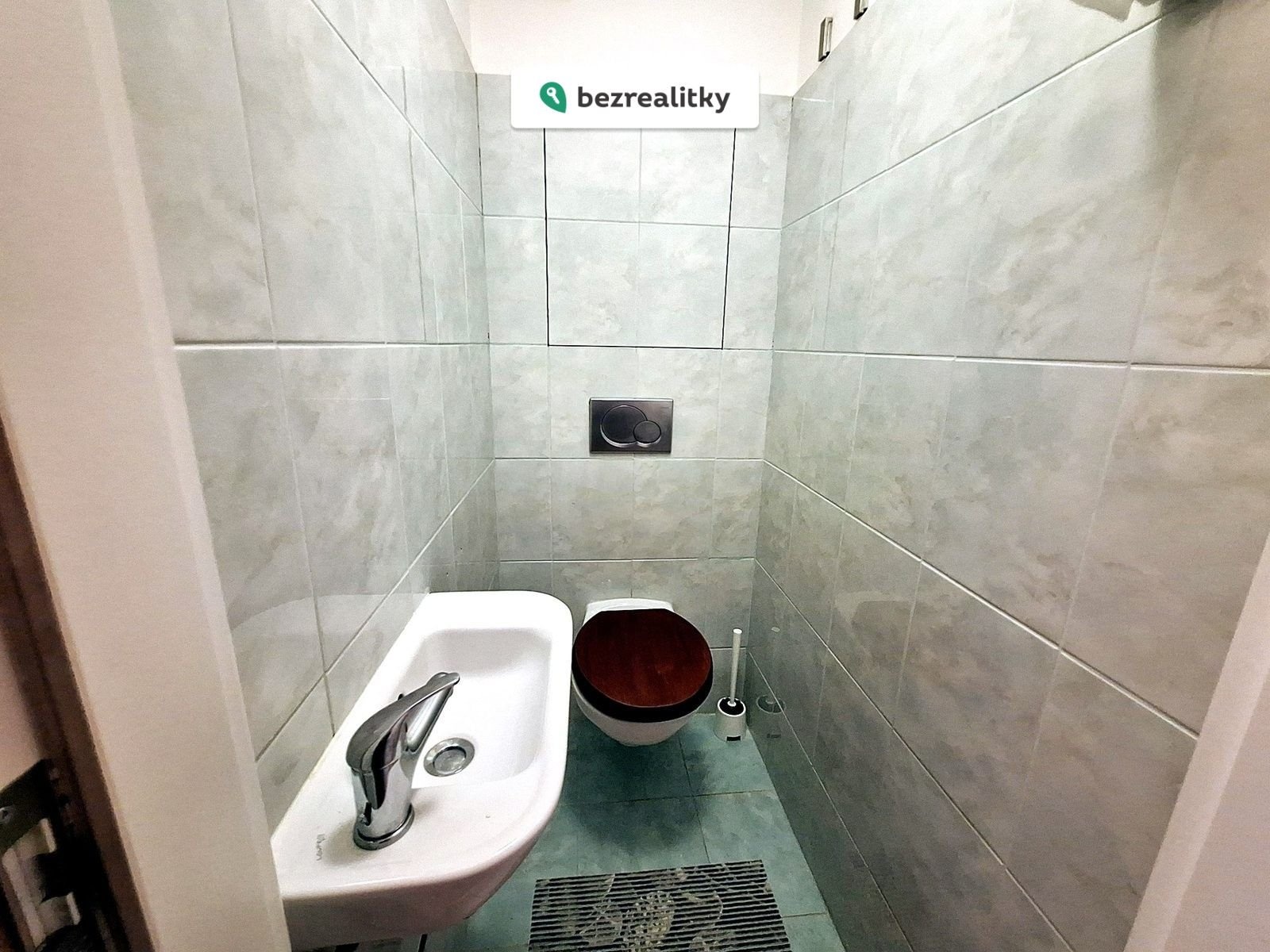 1755730665-lgvuvijbau-08-wc-oddeleno