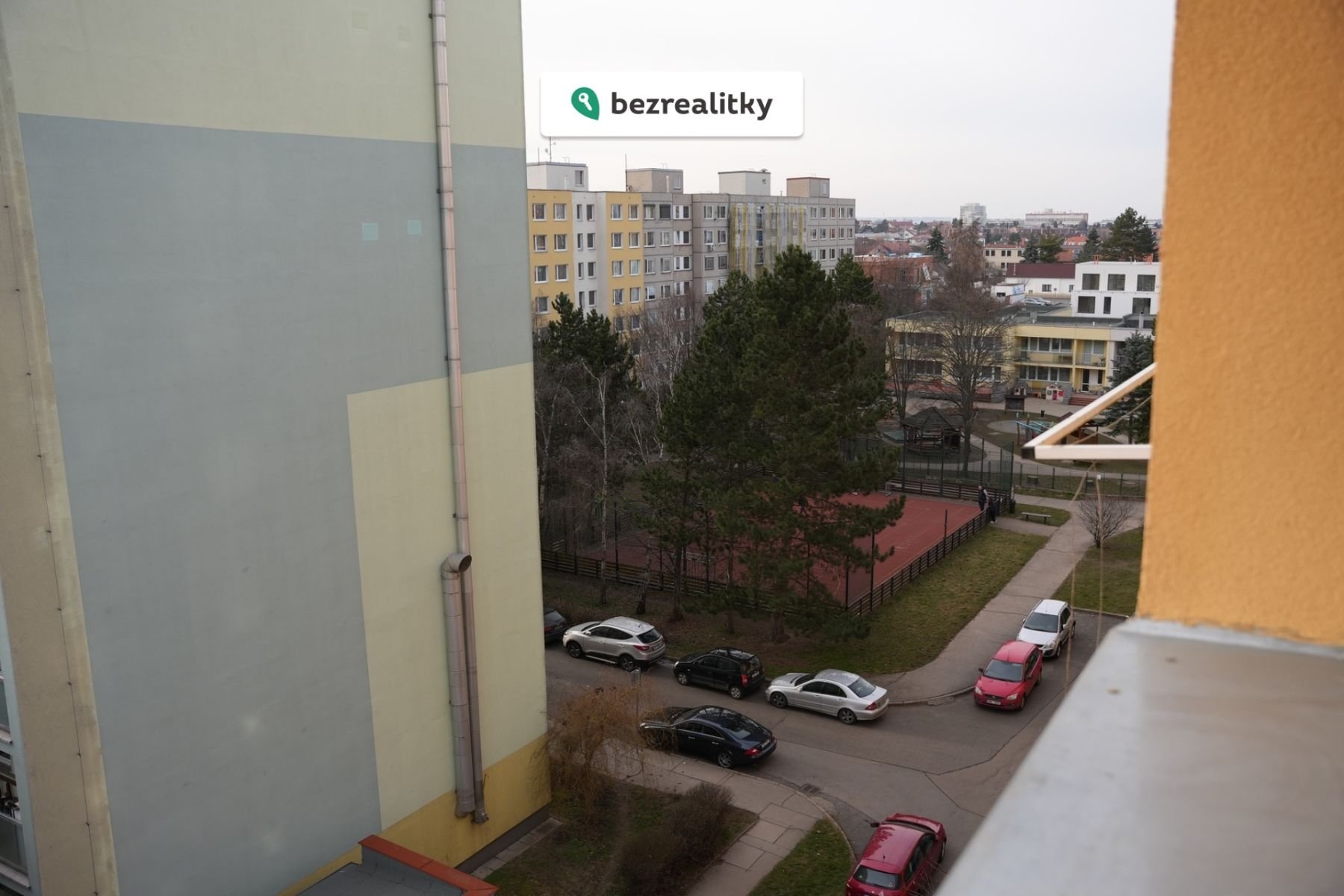 1774028988-lmmxdyioez-tv803579