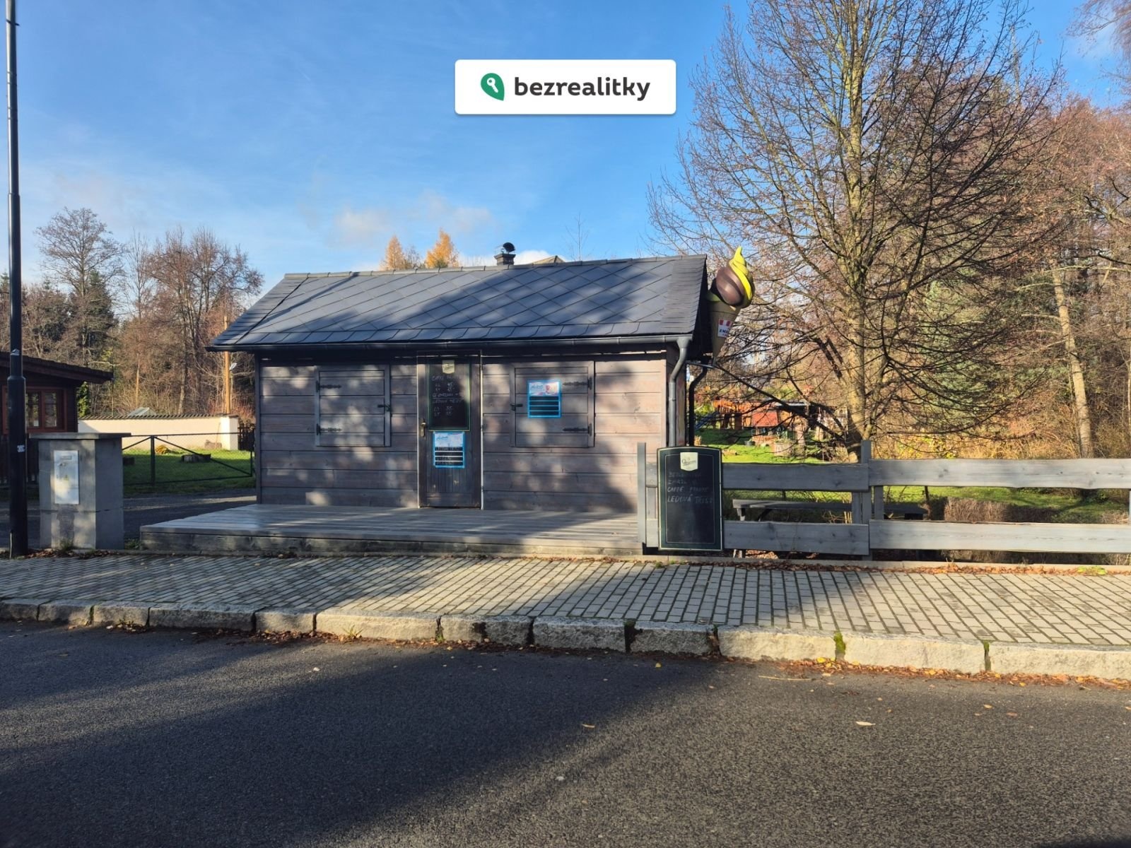 1764239807-yreaehwdsn-1000017990