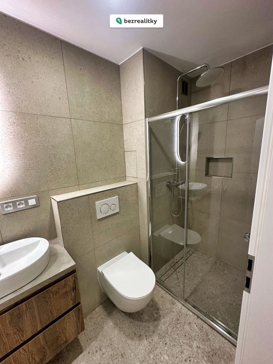 1774379148-blrwlcjshb-img-2571