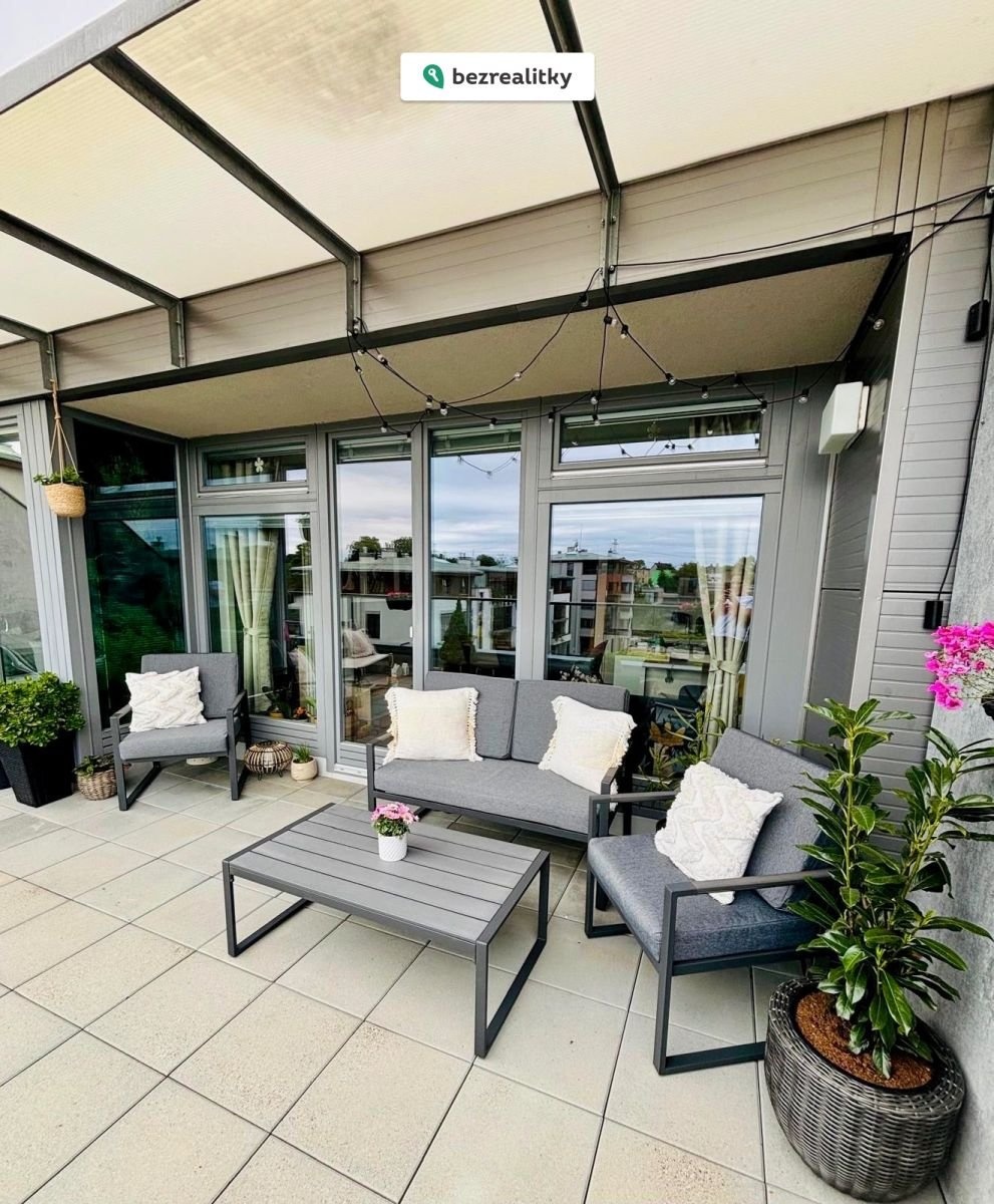 1761896004-flqntaqwkj-5795c984-726e-4481-ba71-7aa2