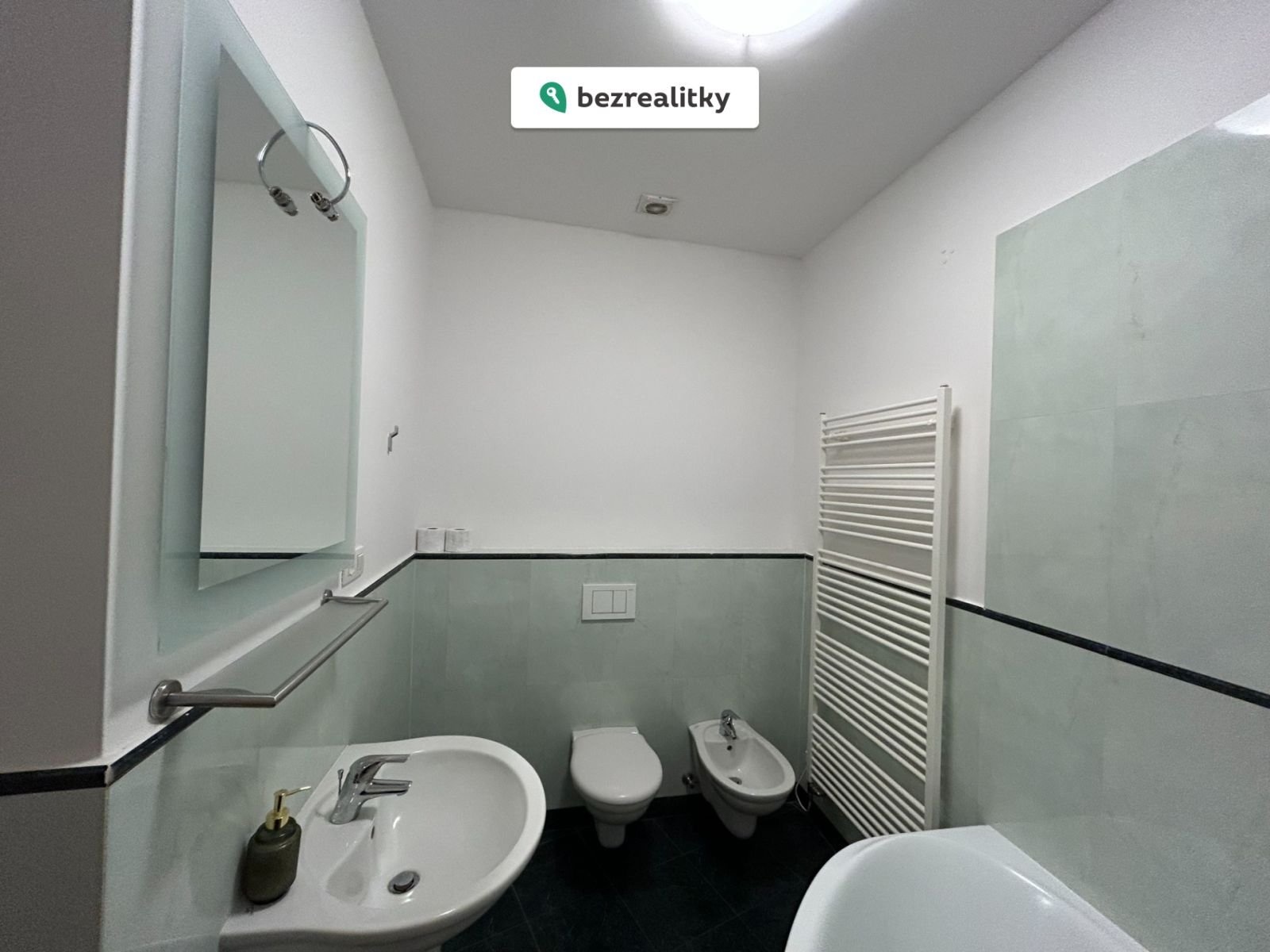 1762331566-dwkhfxltax-img-0605