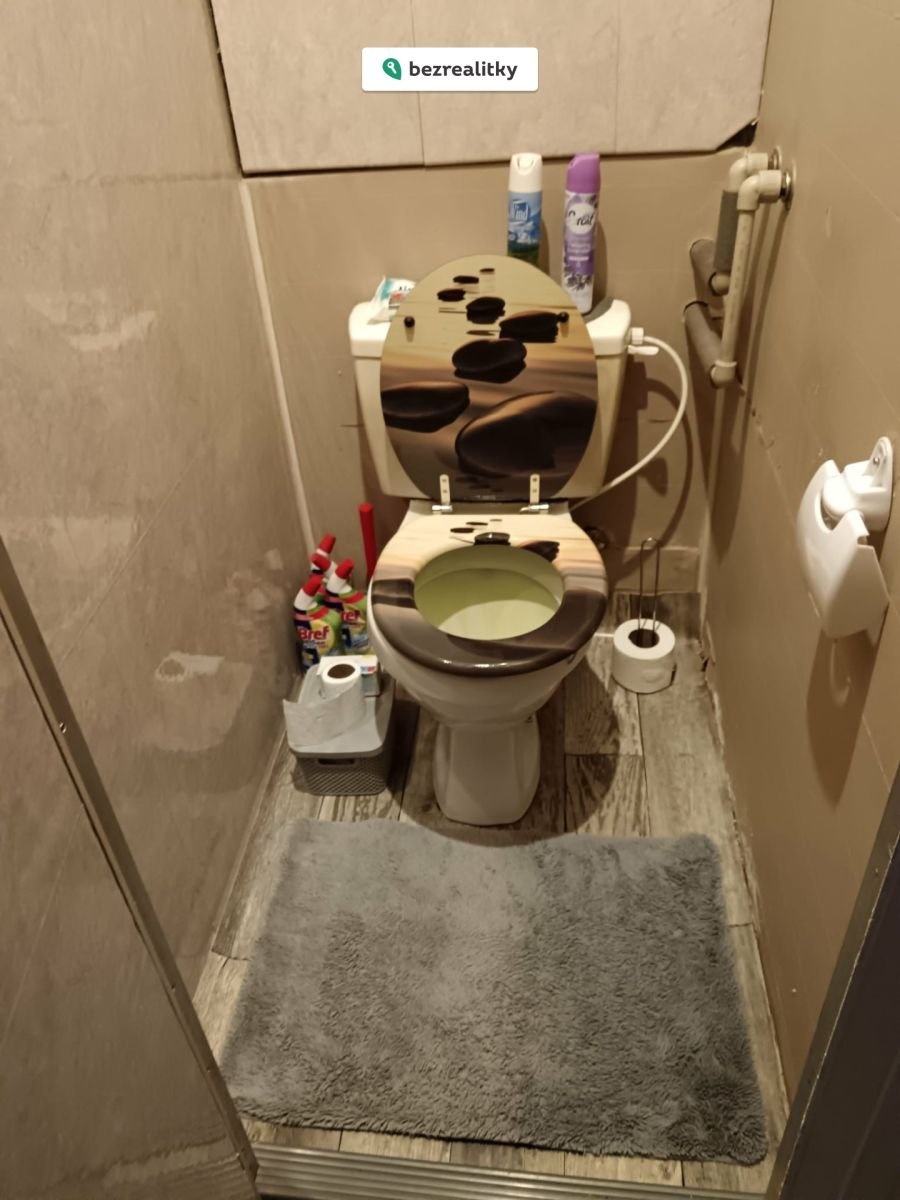 1765104684-oozvgrdkny-foto-190