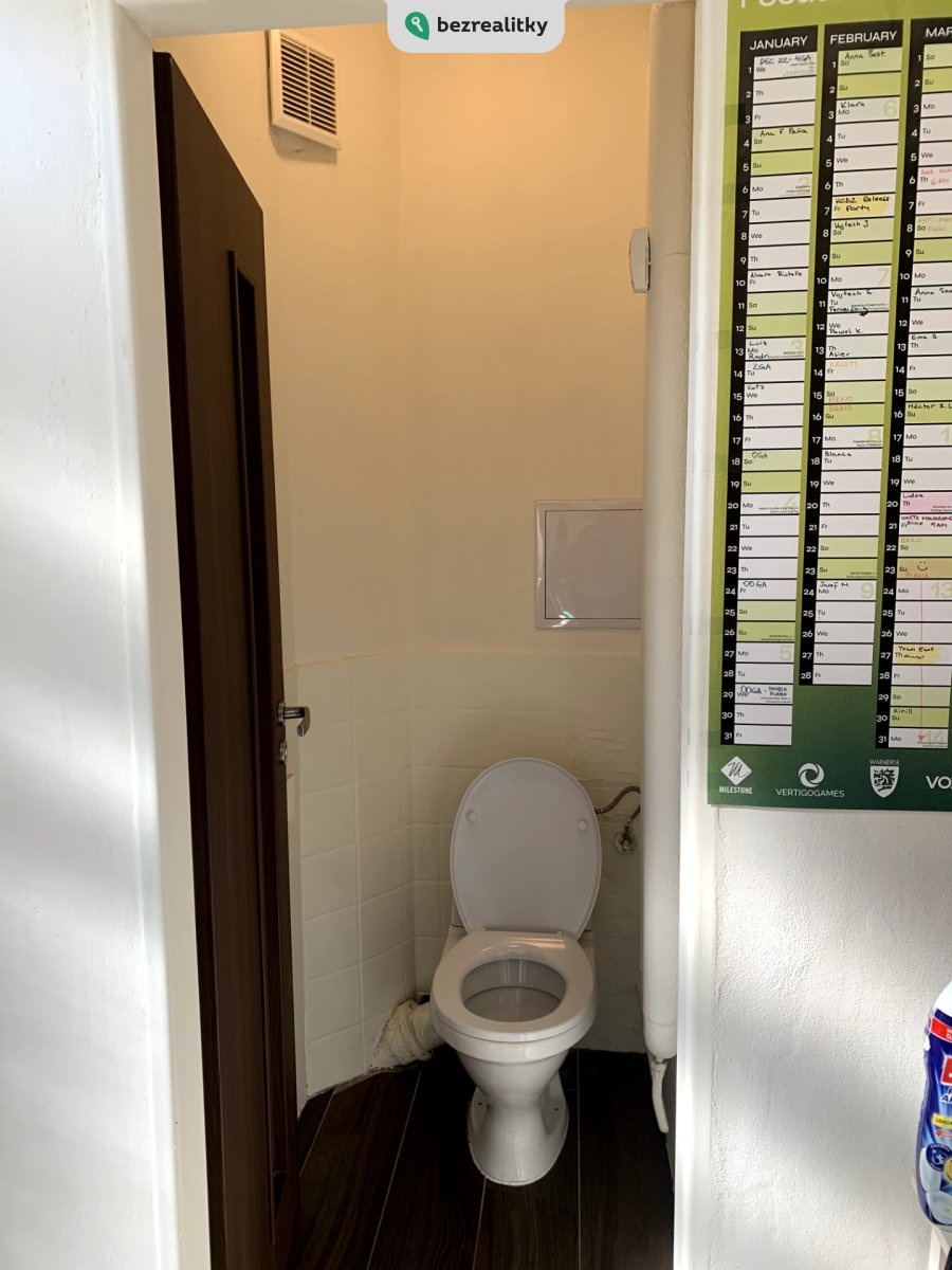 1748968383-lpwexhubrs-0-may2025-toilet