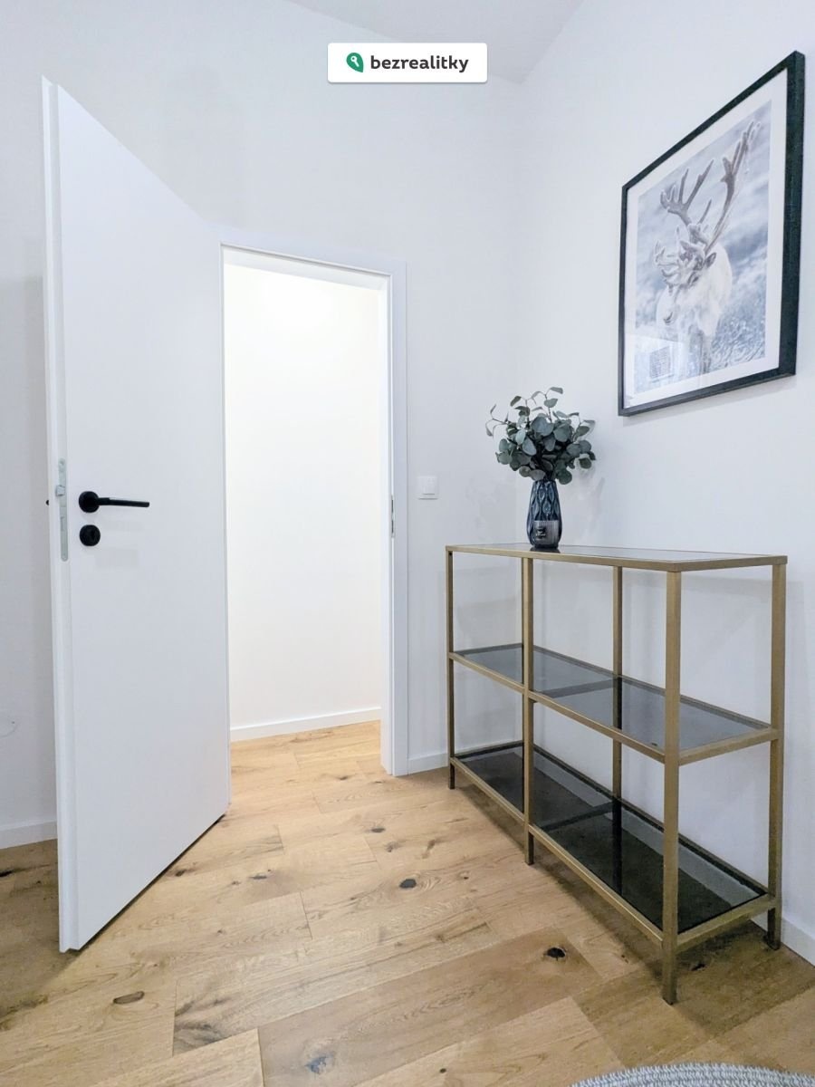 1763073919-phnyiakihs-1000184396