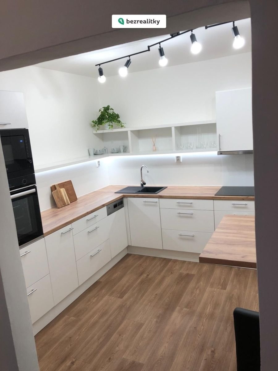 1763305875-esfypjmgdp-whatsapp-image-2025-10-29-at