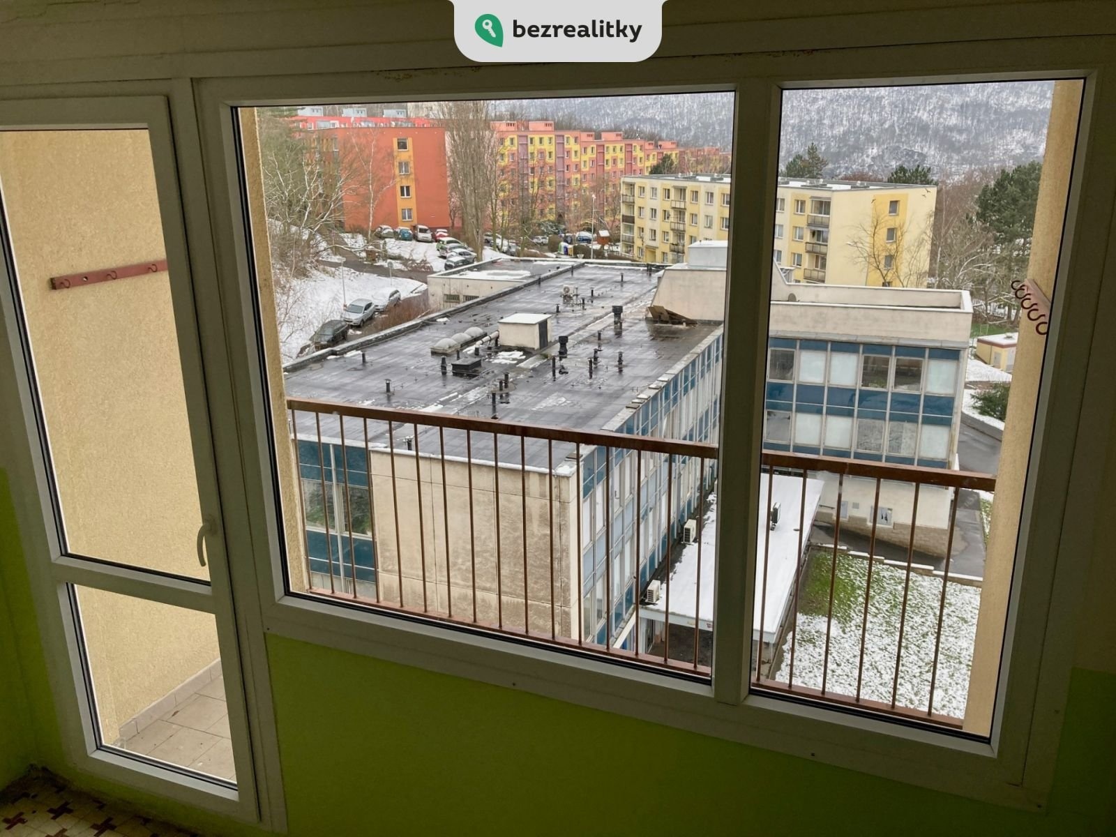 1745766153-gajqecjtfl-balkon-v-mezipatre