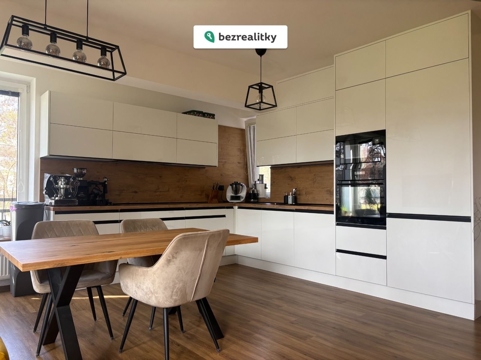 1776180363-vqmqsneaxu-img-4611