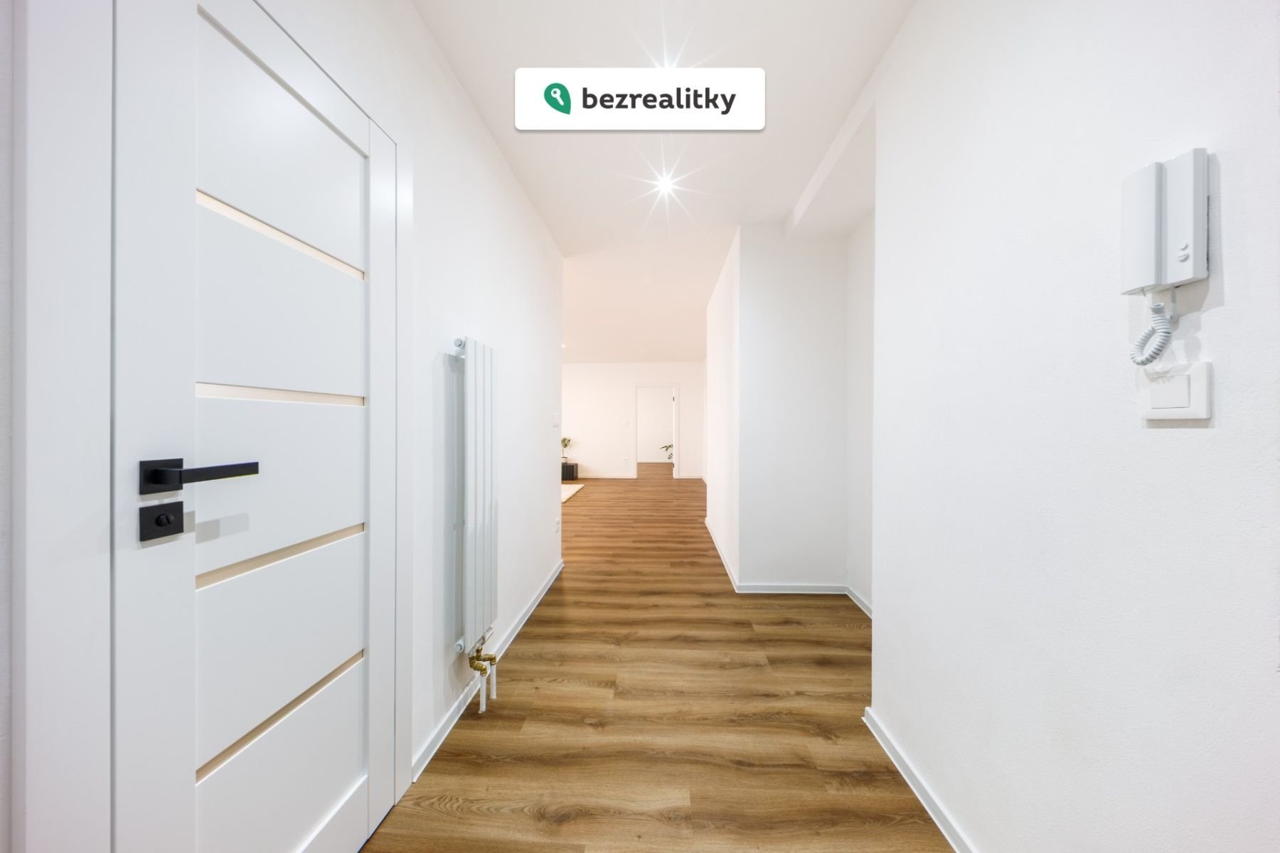 1776094452-ugynitviws-chodba-1