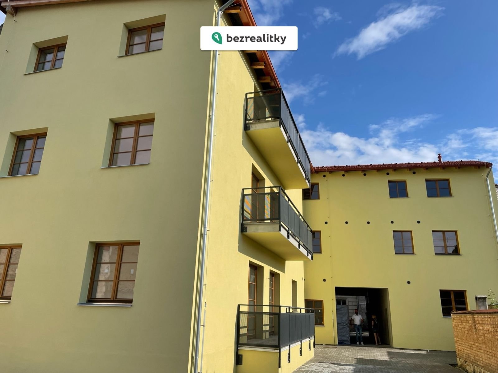 1772214155-eyaxrlgipx-img-3782