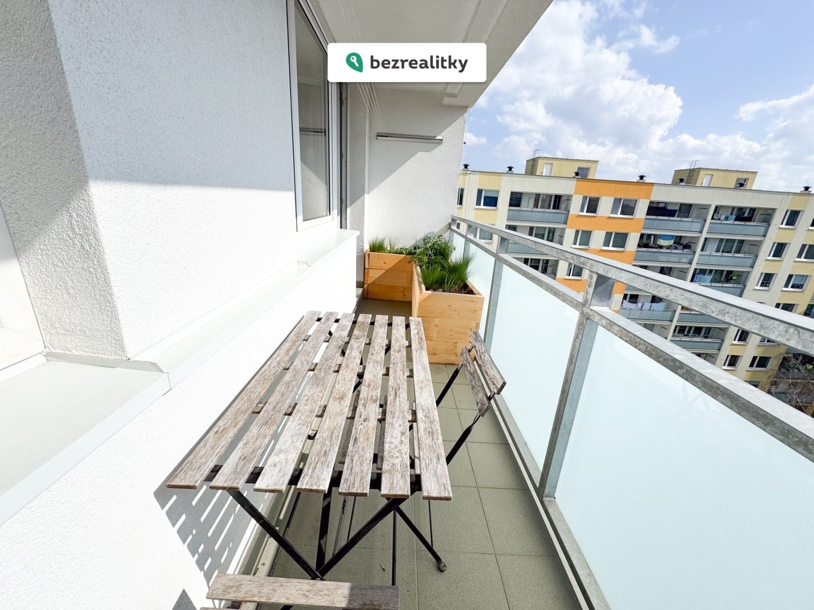 1774441779-jzdowtofyo-img-7239