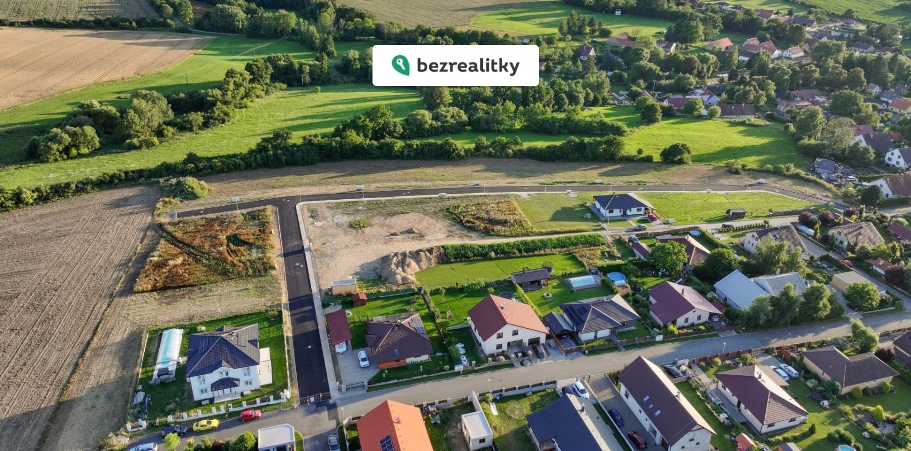 1764179256-sbgnwytejw-pozemky-pohled-ji-c5-ben-c3-ad