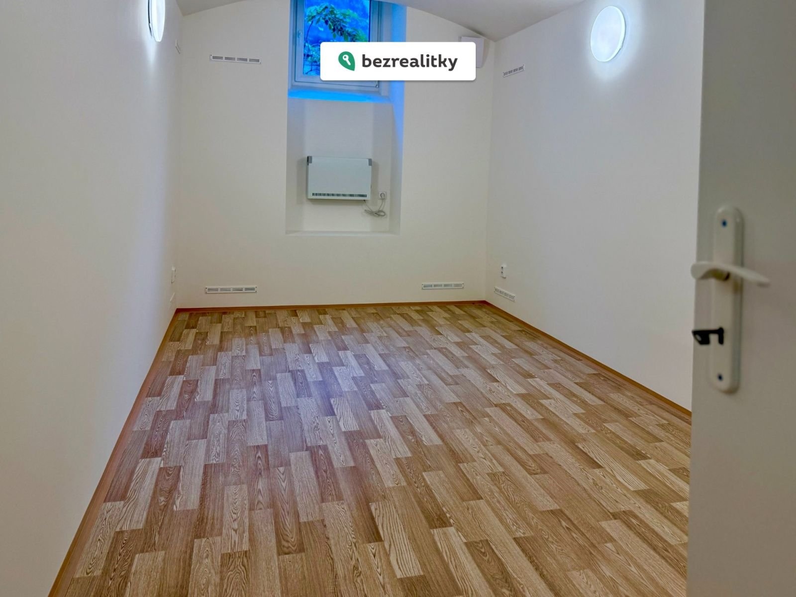 1763049193-qoavrkztjh-img-0041