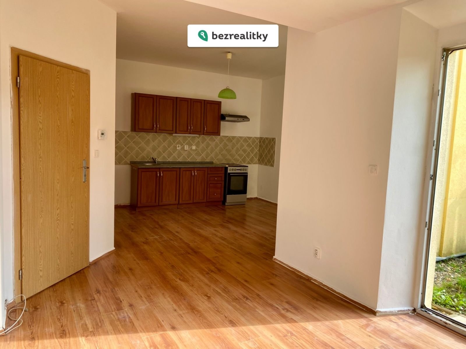 1760989006-eaglbyuxqm-3-hlavni-cc-81-pokoj-4