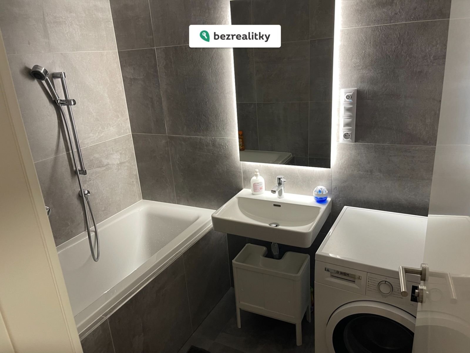 1773234469-lrjkvyowtk-img-4985