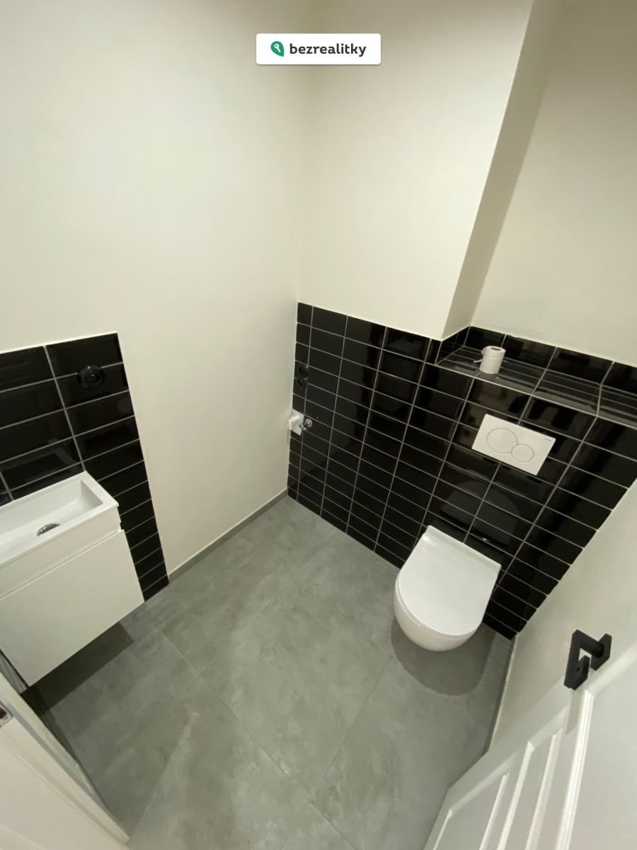 1762772083-zayjhxvuhk-img-8292