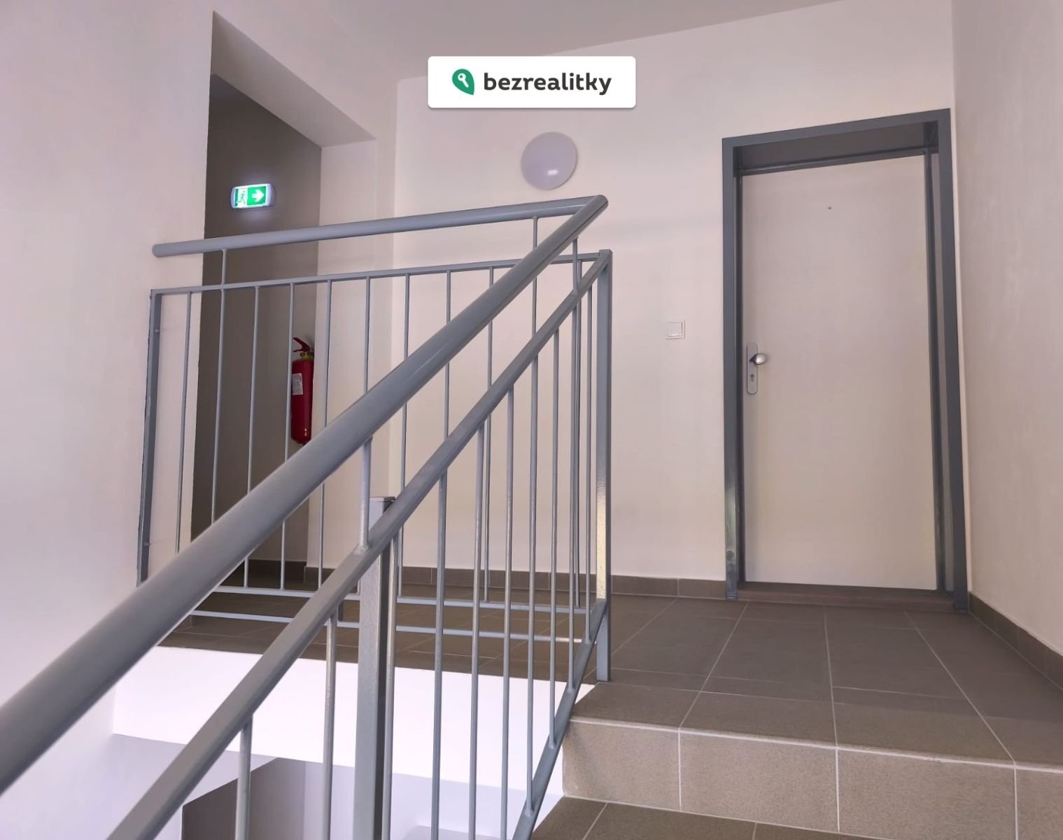 1762349756-irqpvlvvcz-obr-c3-a1zek-whatsapp-2c-202