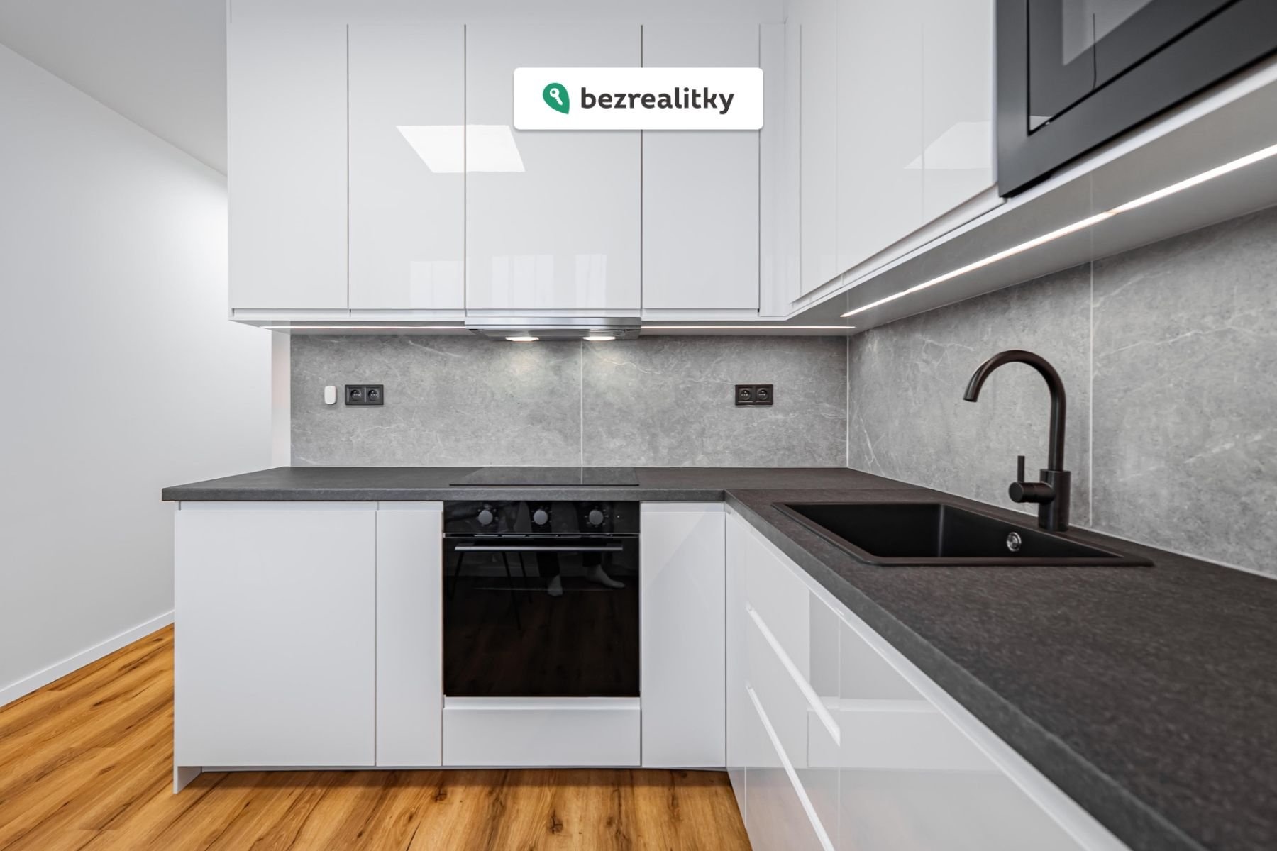 1770313235-jwyhupbdgm-img-9522