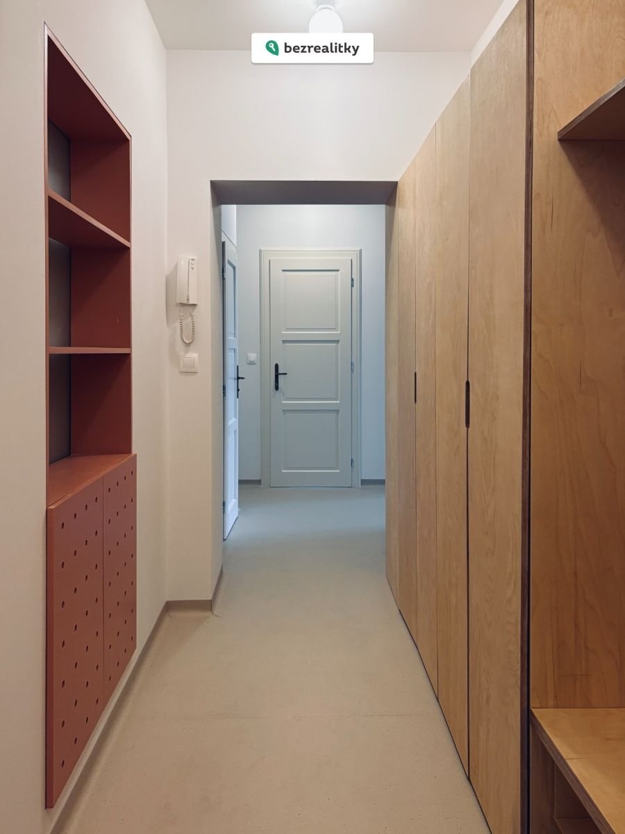 1763045608-ootiqbmtey-img-7531