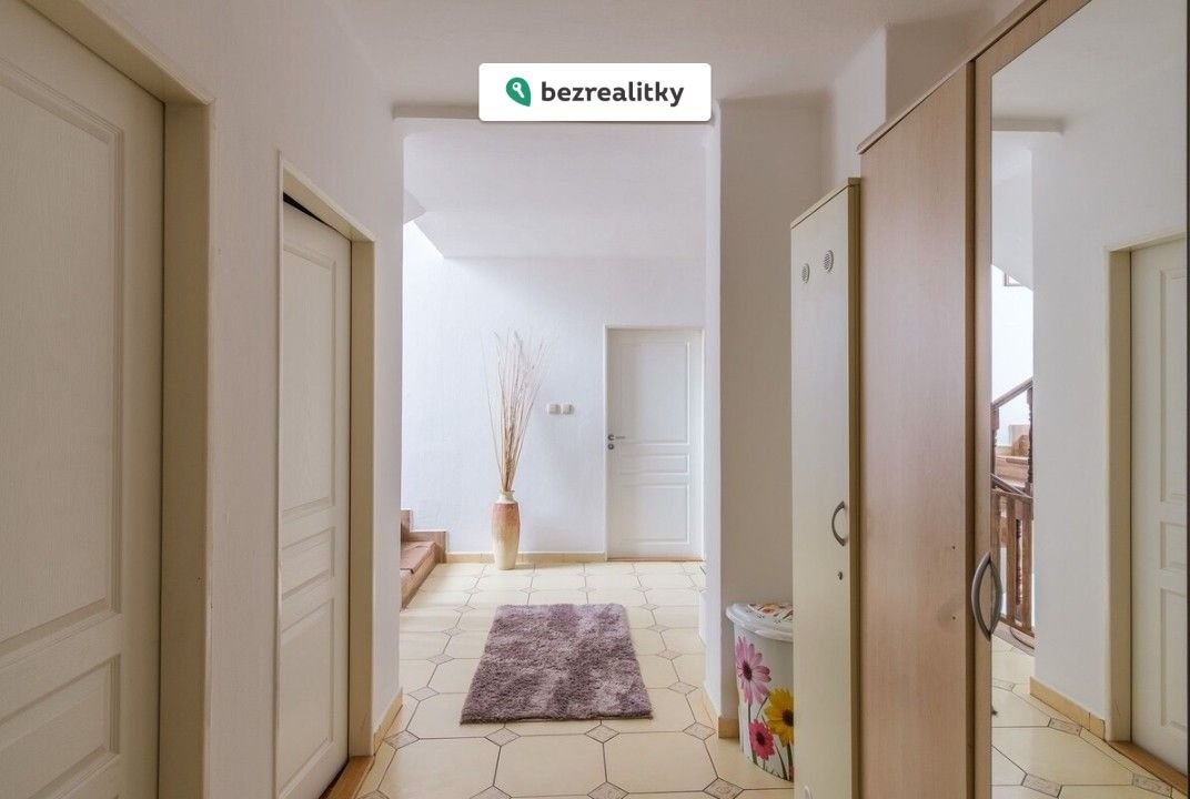 1755516331-ttrqzhezyt-1000094274