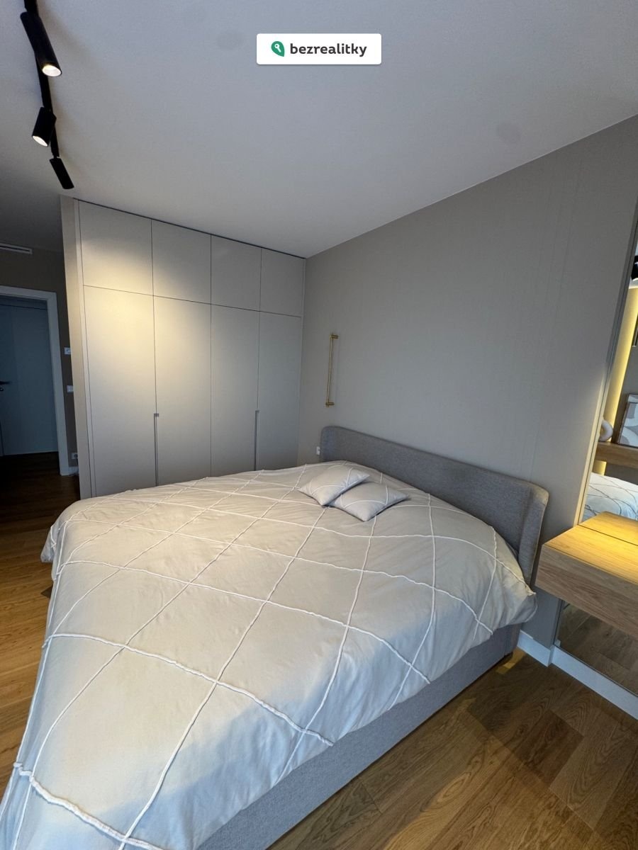 1772792790-voyxwwhcxq-img-6573