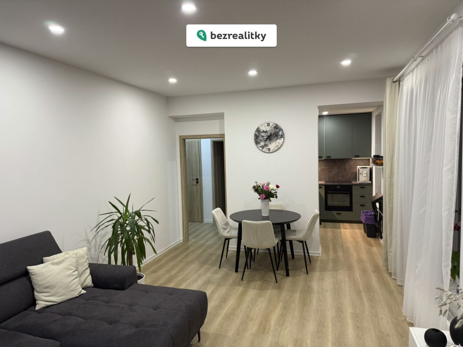 1771605961-tnpdarjdtl-byt-3-kk-velk-c3-bd-balkon-285-29