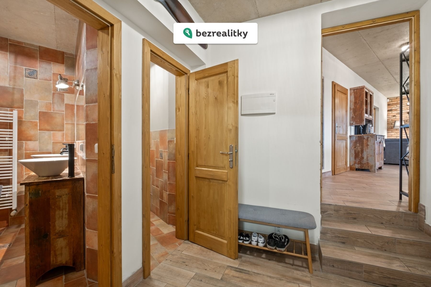 1775306566-qncwjisjqq-bc211124-108