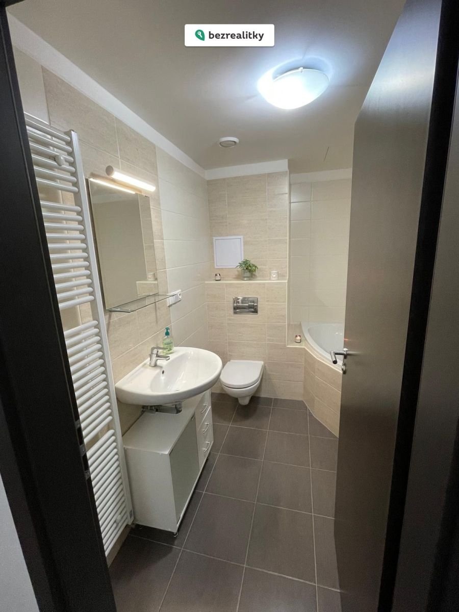 1765051544-jofvdqryum-d2788294-02e6-42e5-97f0-81ac