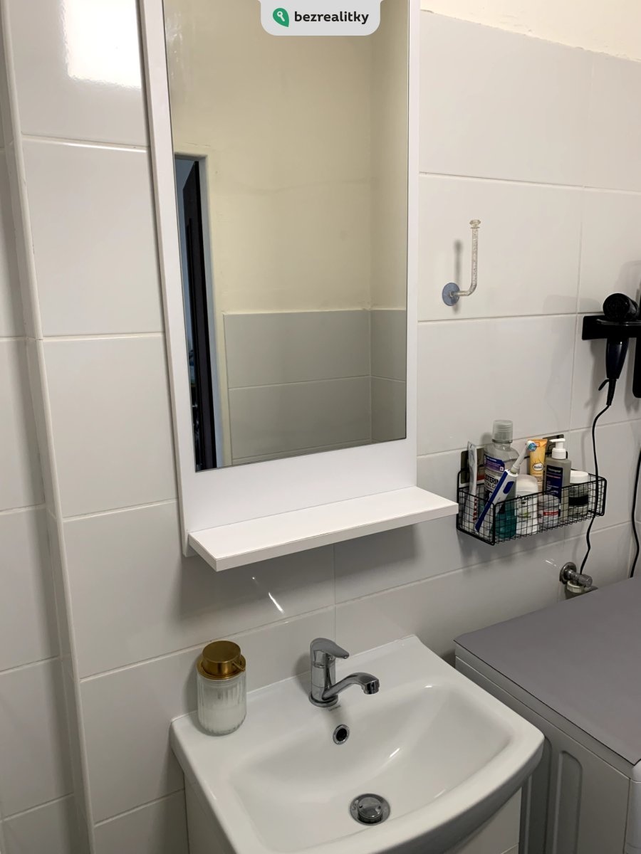 1748968388-bcczurtqpc-3-may2025-bathroom
