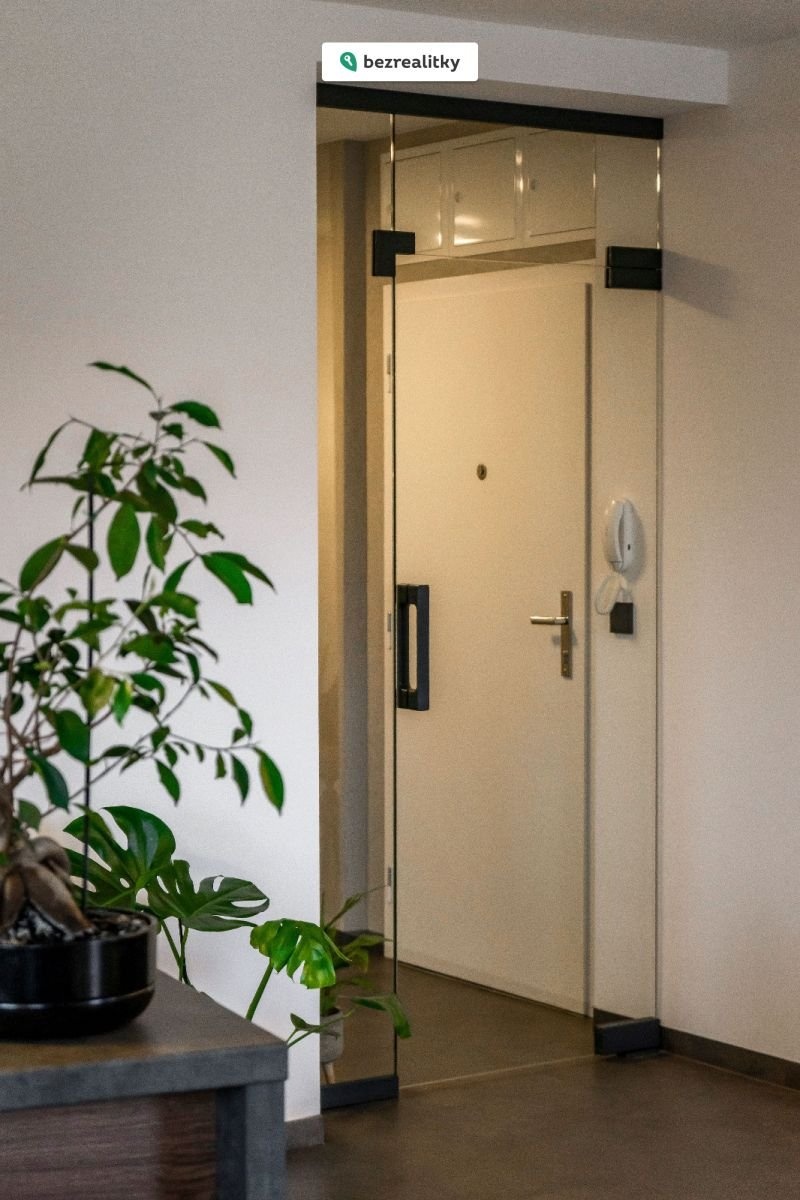 1775974040-ilfimhbplu-whatsapp-image-2026-04-12-at