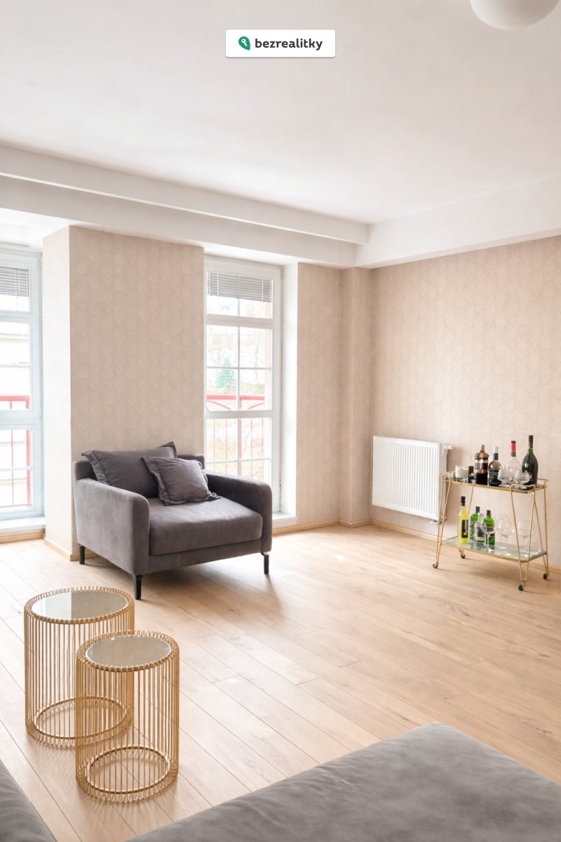 1767632122-ulmfxtqscn-04-photo