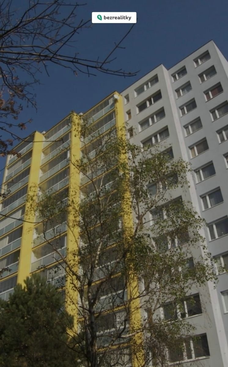 1762248446-uvdncyywno-panelak