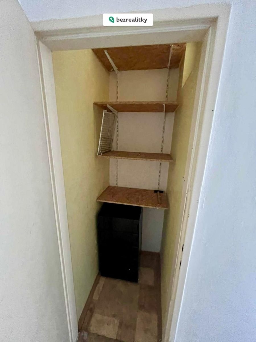 1758957340-coqlzdxzov-komora