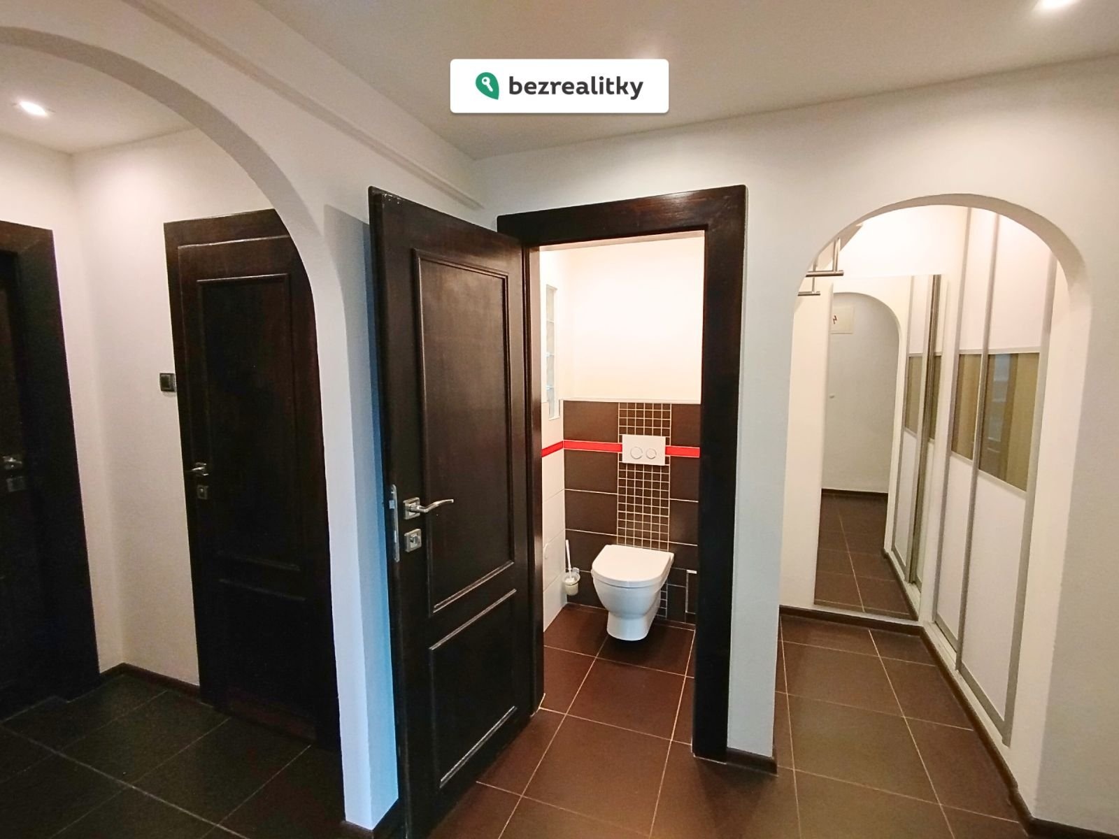 1762514013-whmgrxmuez-chodba-3-2-2