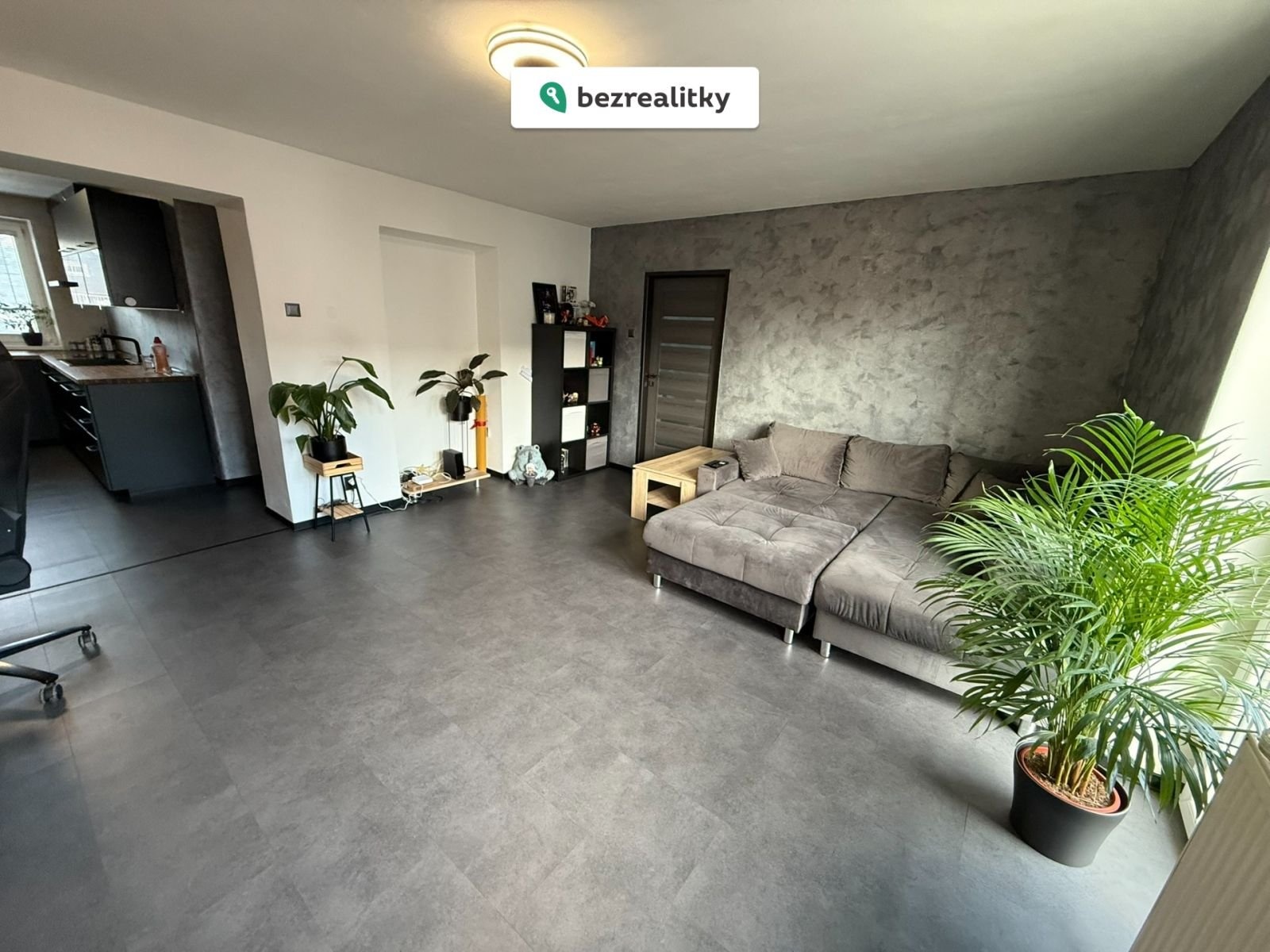 1762183439-zatlxfwmok-img-3068