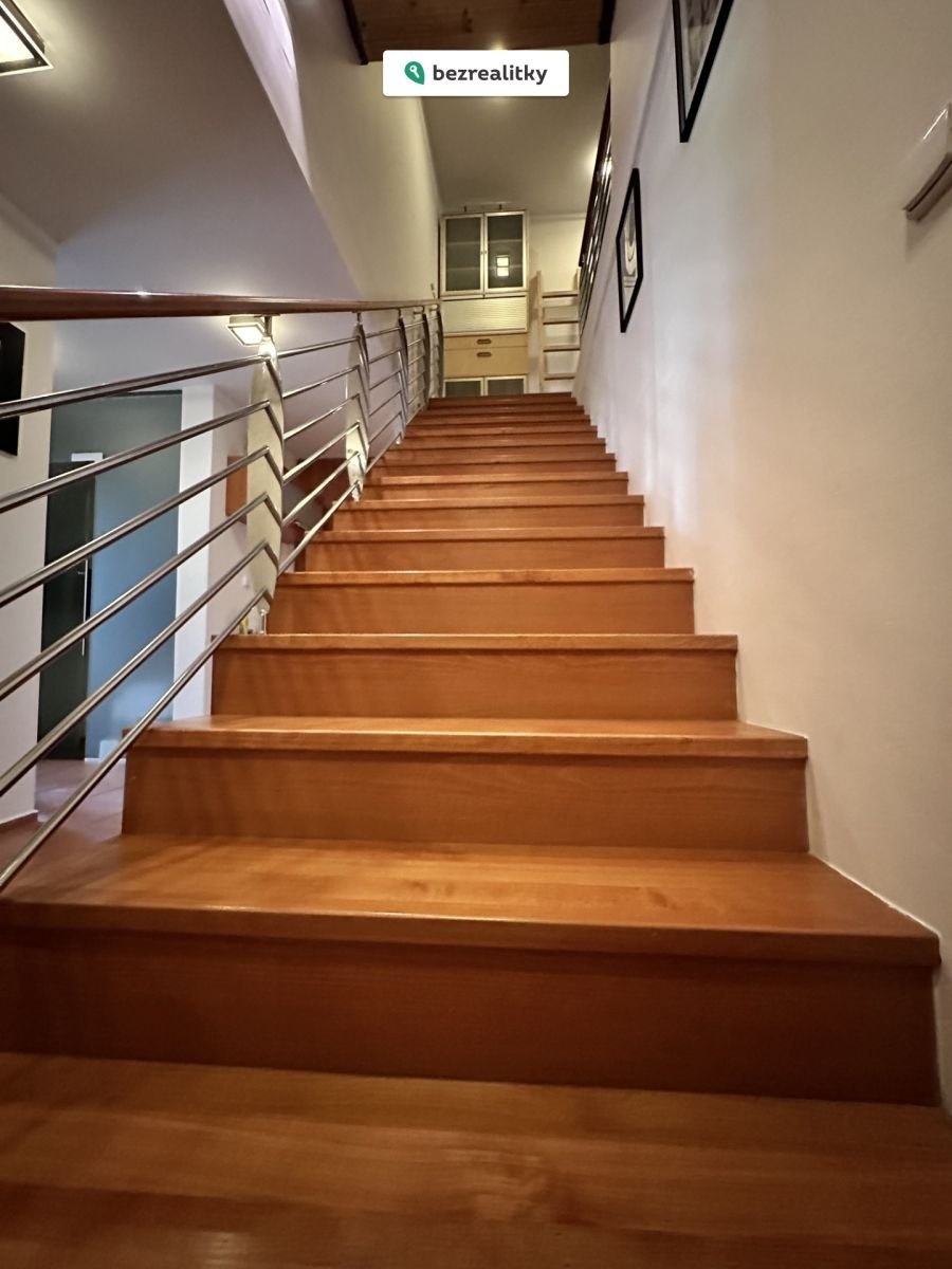 1764027787-aiechqkpwo-img-5224