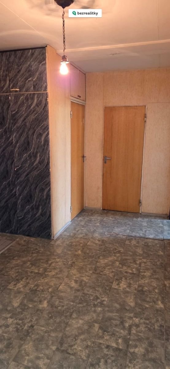 1762248519-xkrgnnadto-chodba-byt
