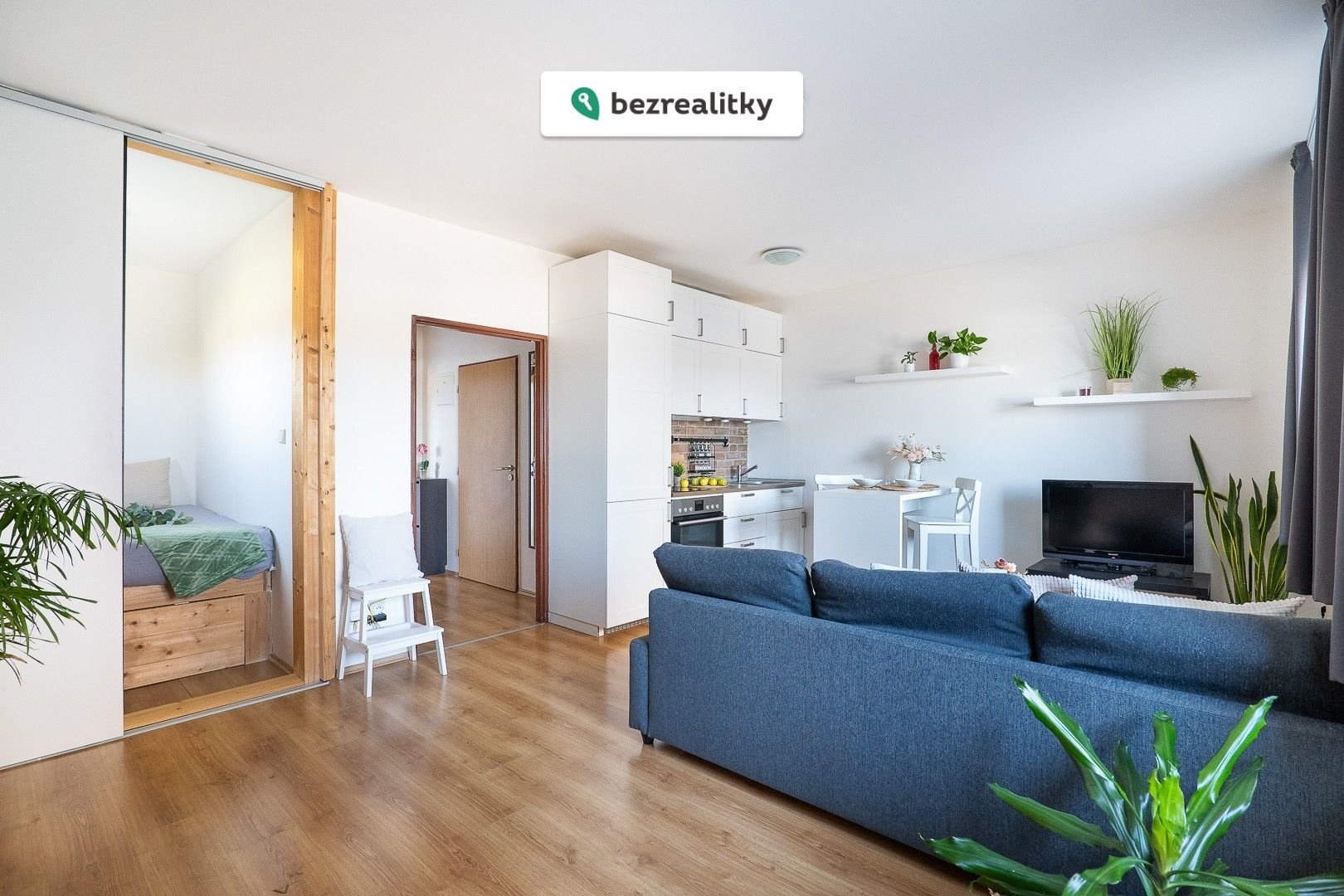 1774735182-ljiqqpivng-pana4065