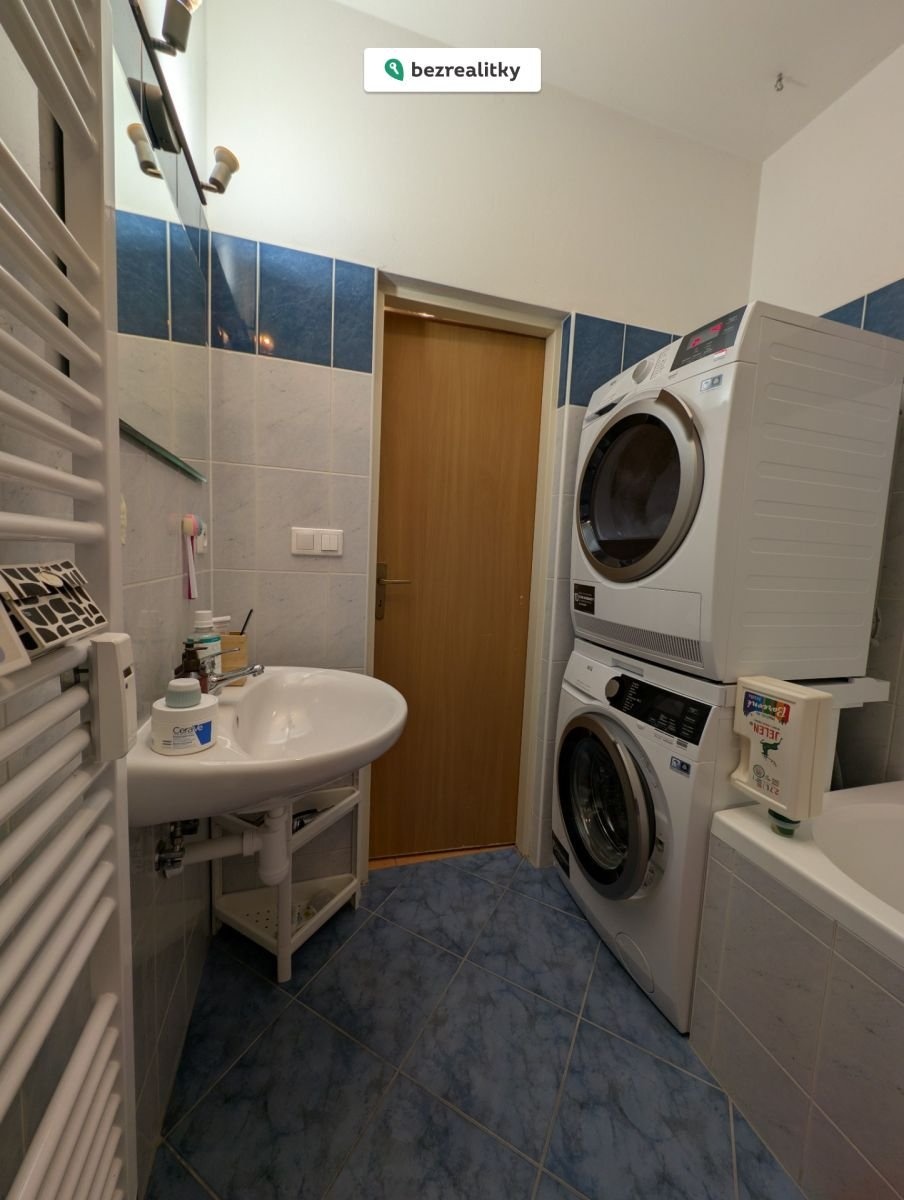 1762989824-bpbsrnbqkl-pxl-20251108-151200230