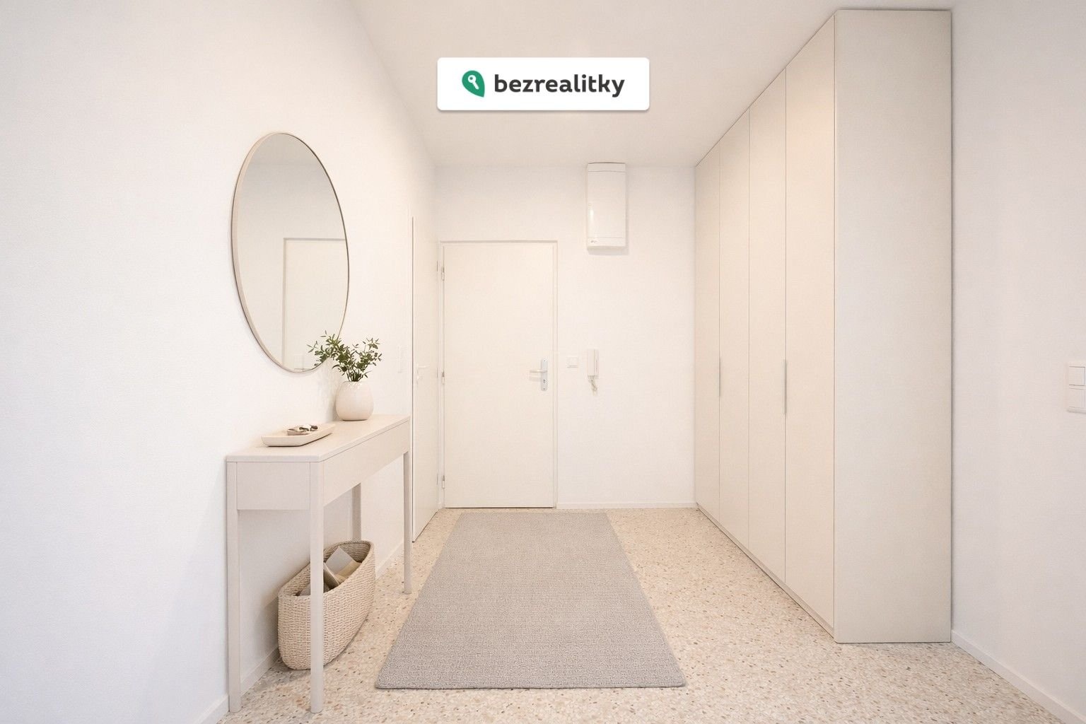 1772999219-hxfpvsfexn-hall