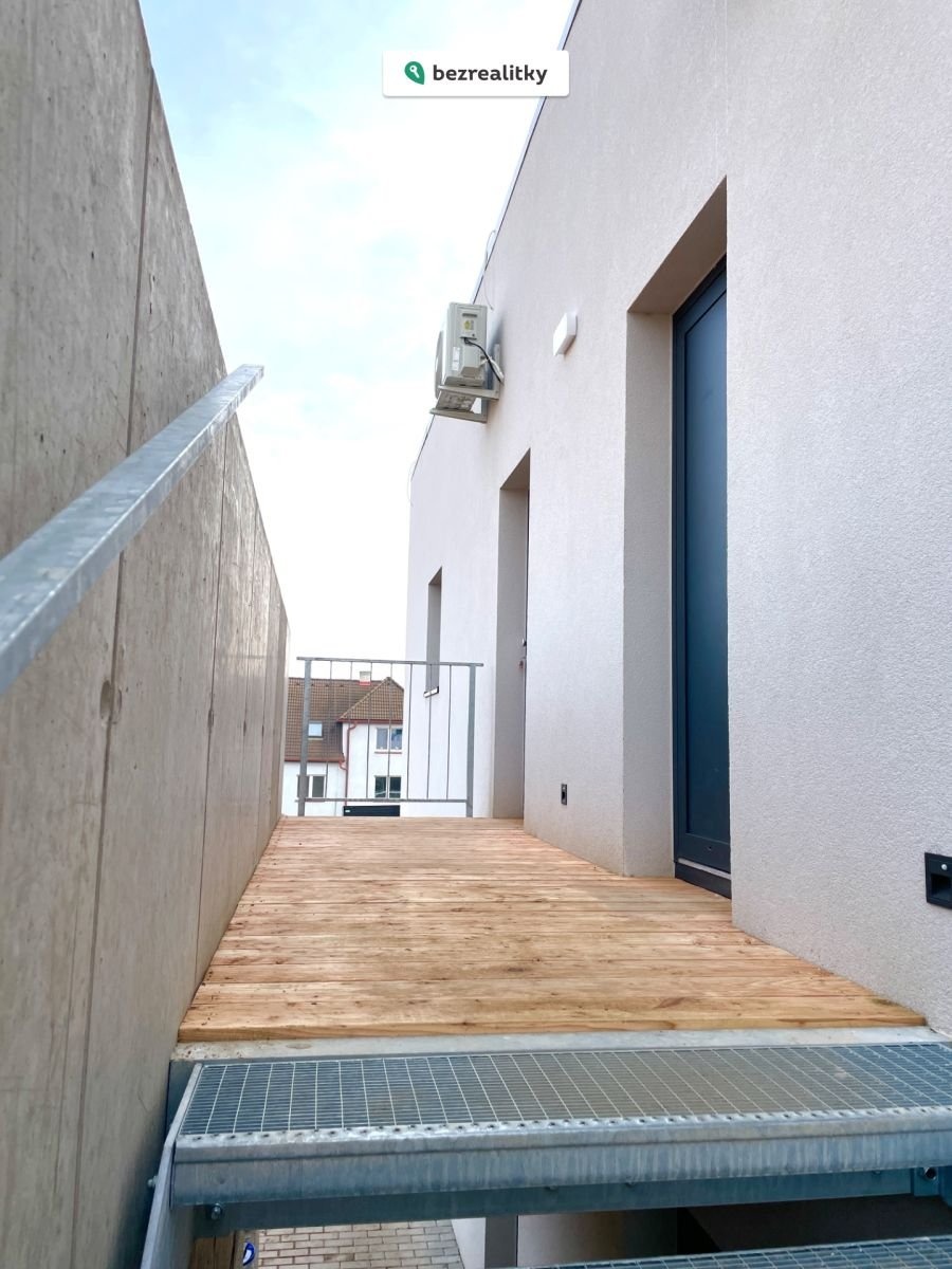 1762075635-opncezseyj-img-1669