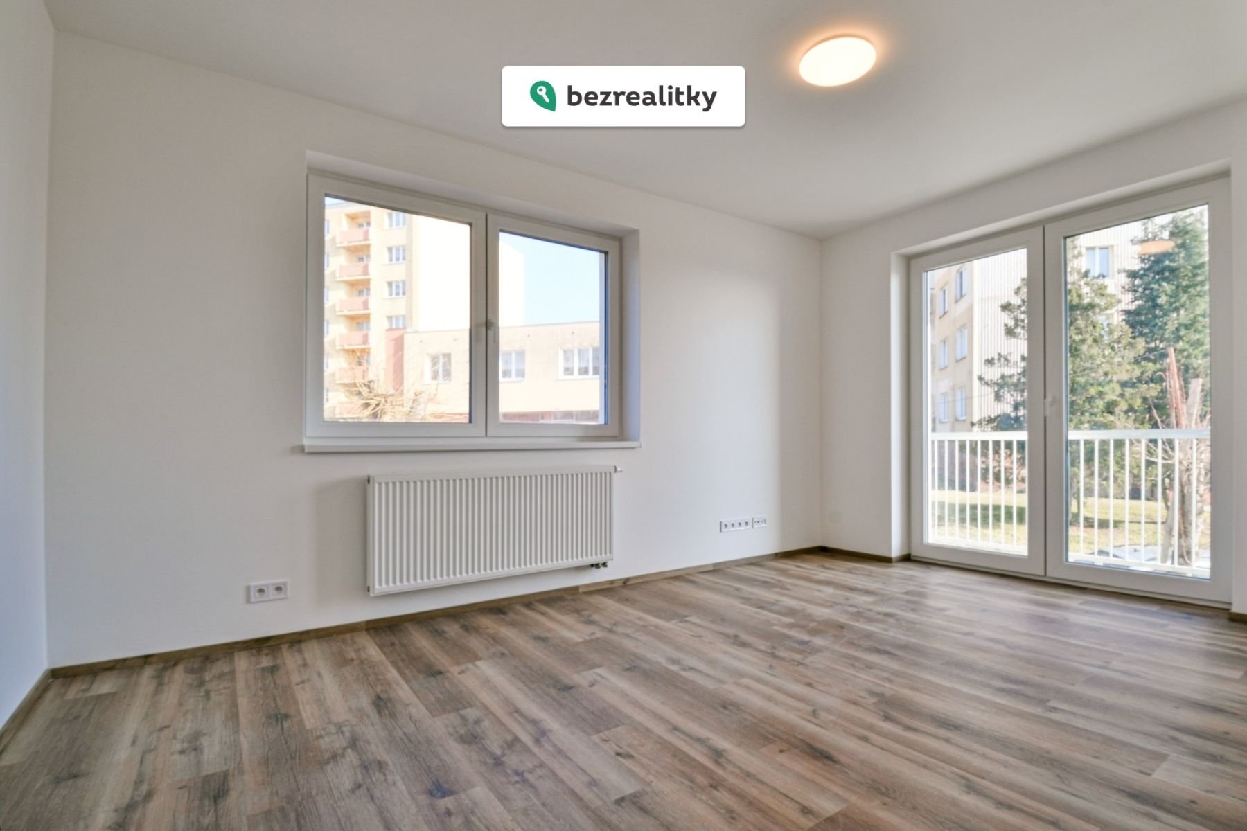 1760086047-ujajgjorma-mistnost-balkon