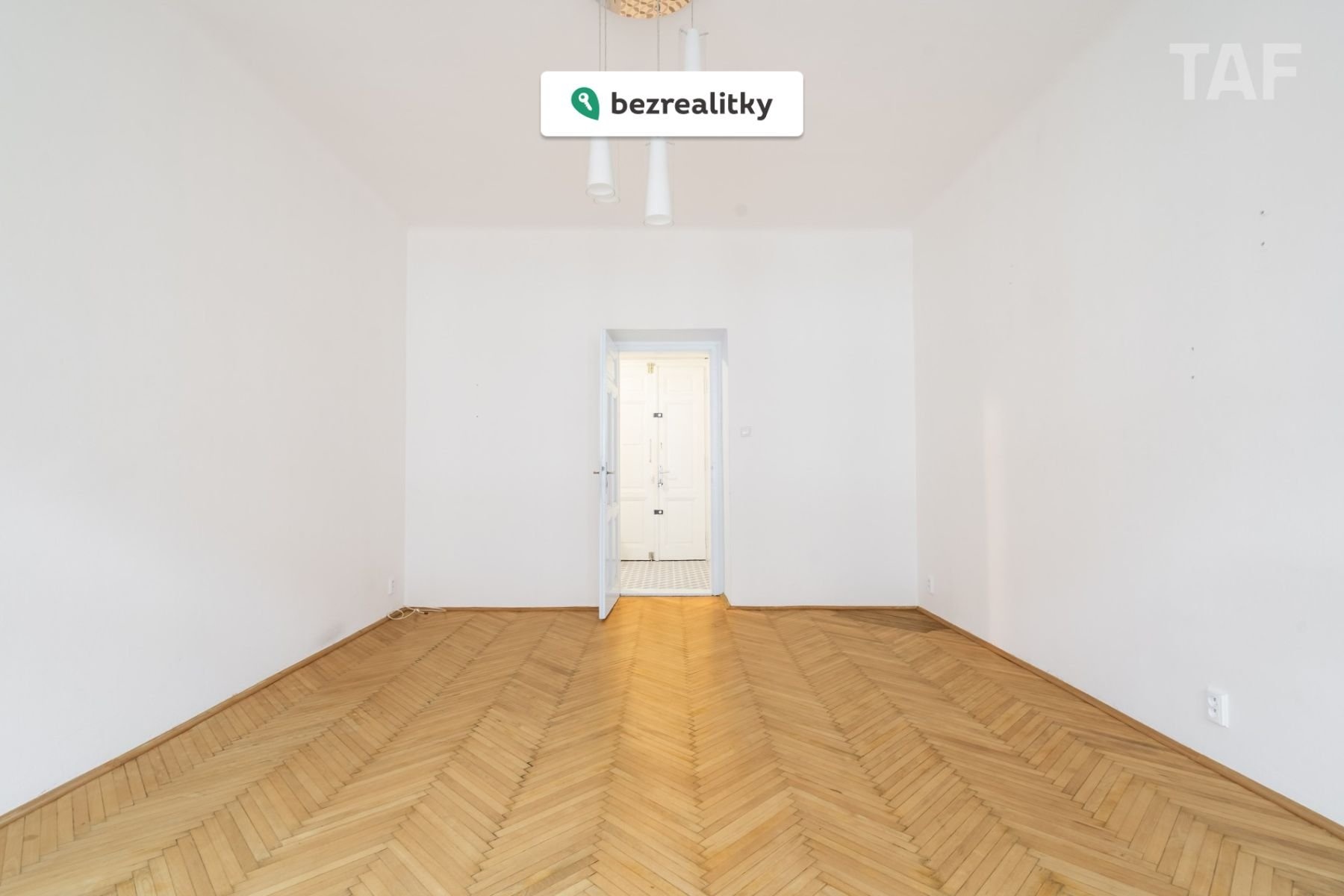 1763065361-rdsxavmkjp-luc-e2-80-93vm-e2-80-9319-6