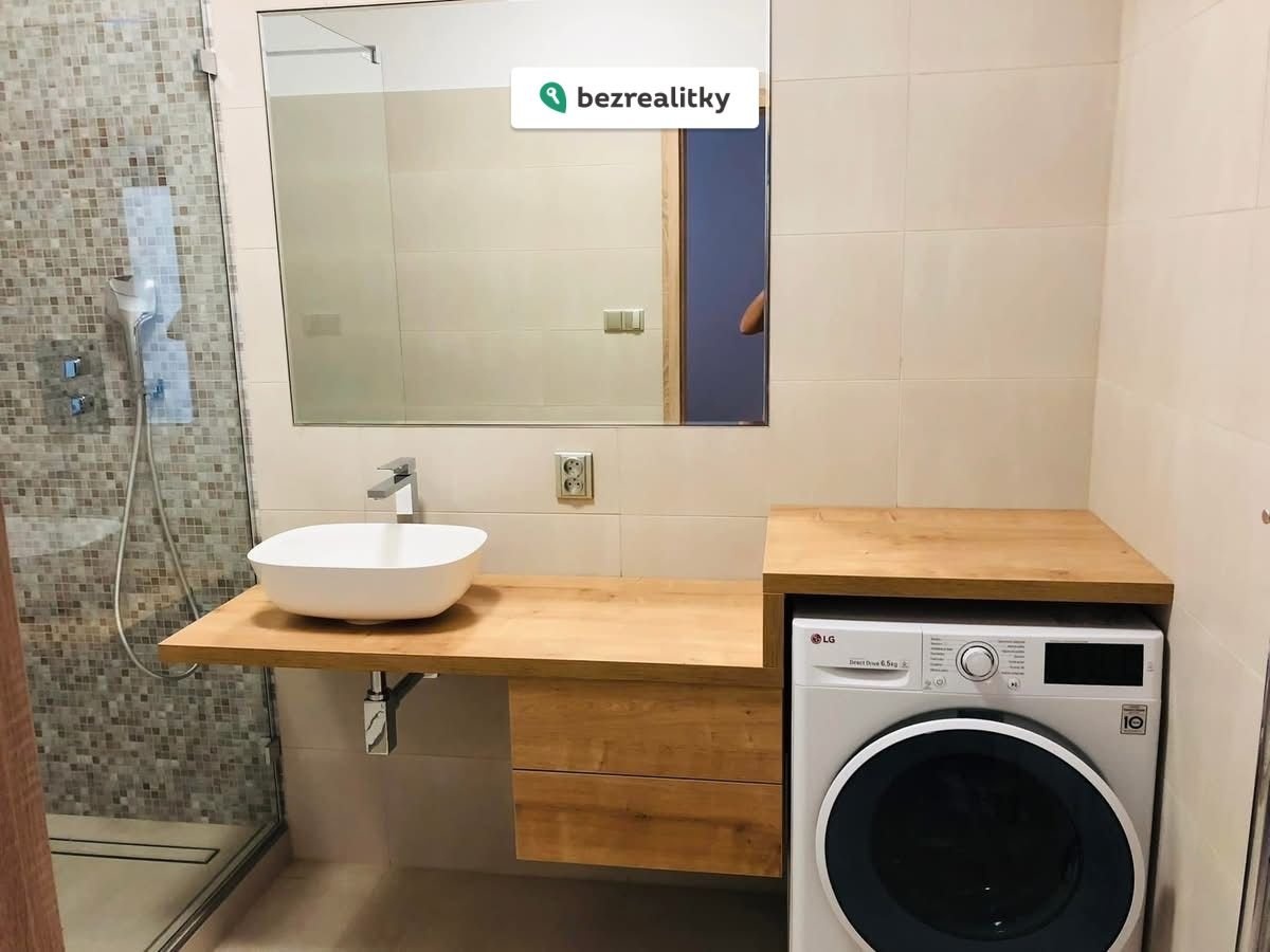 1776113906-mzmyhbmtjf-img-0298